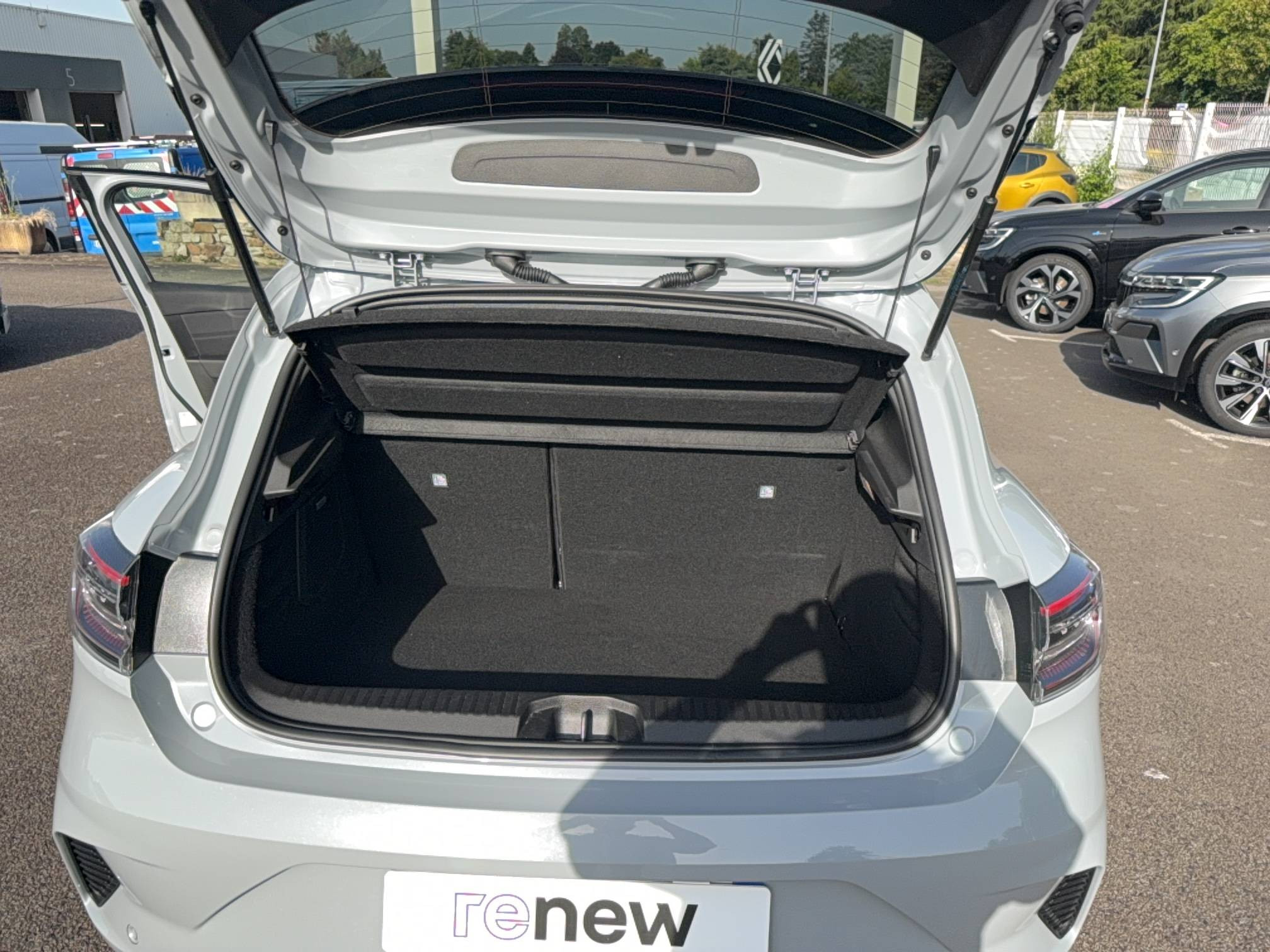 Vente en ligne Renault Clio 5 Clio E-Tech full hybrid 145 ch GSR2 au prix de 22 990 €