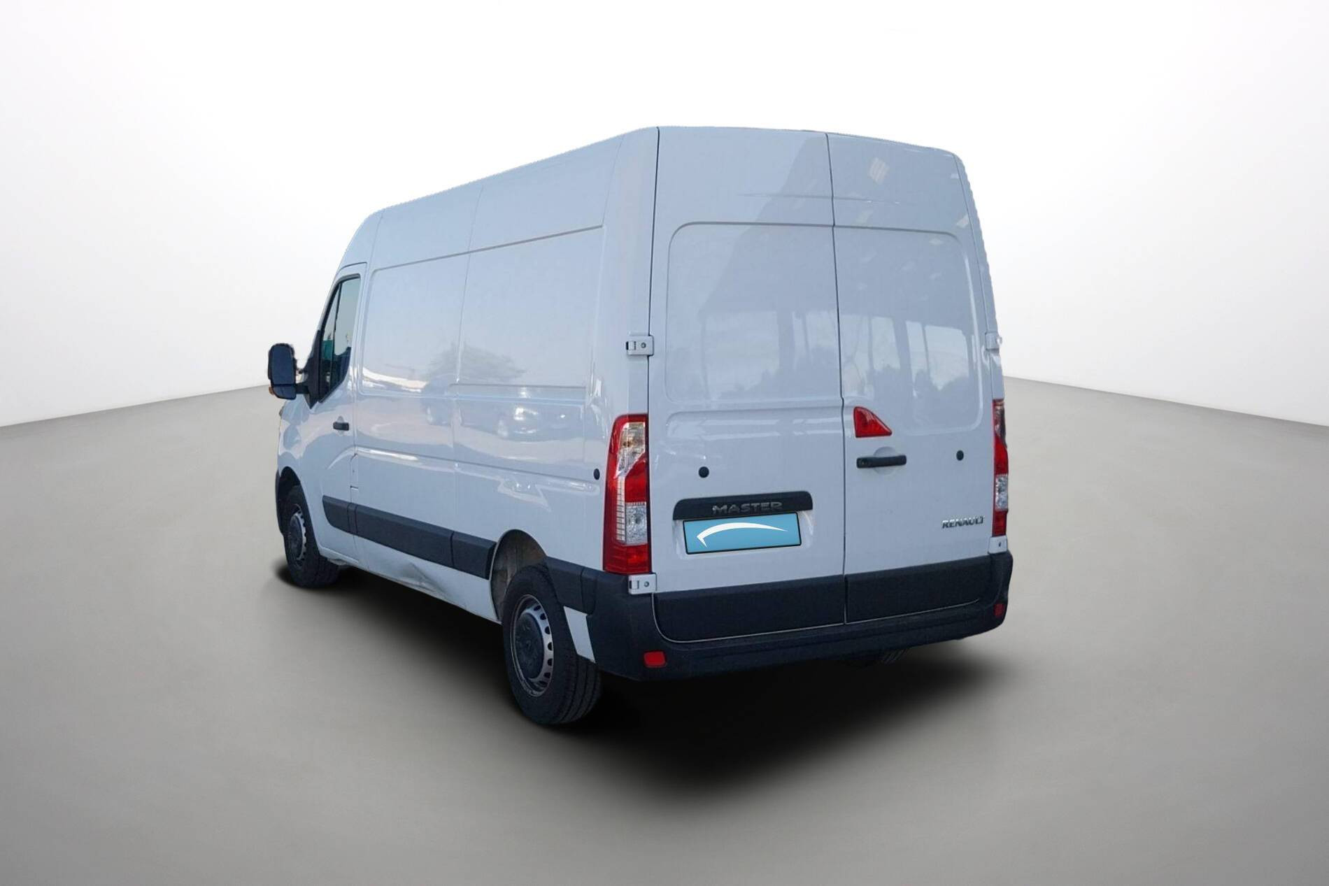 Vente en ligne Renault Master Fourgon MASTER FGN TRAC F3500 L2H2 BLUE DCI 135 au prix de 23 890 €