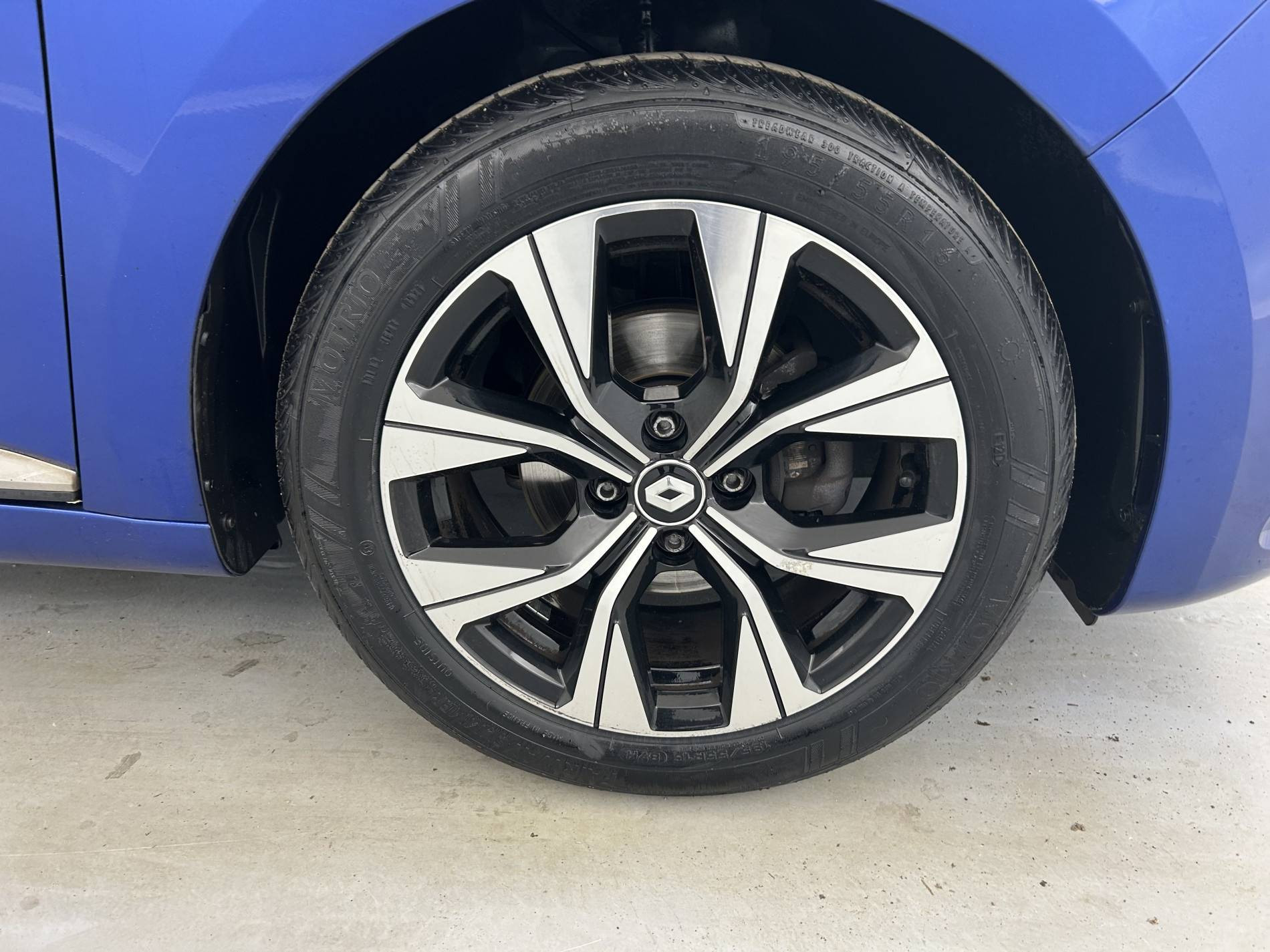 Vente en ligne Renault Clio 5 Clio TCe 90 - 21N au prix de 14 290 €