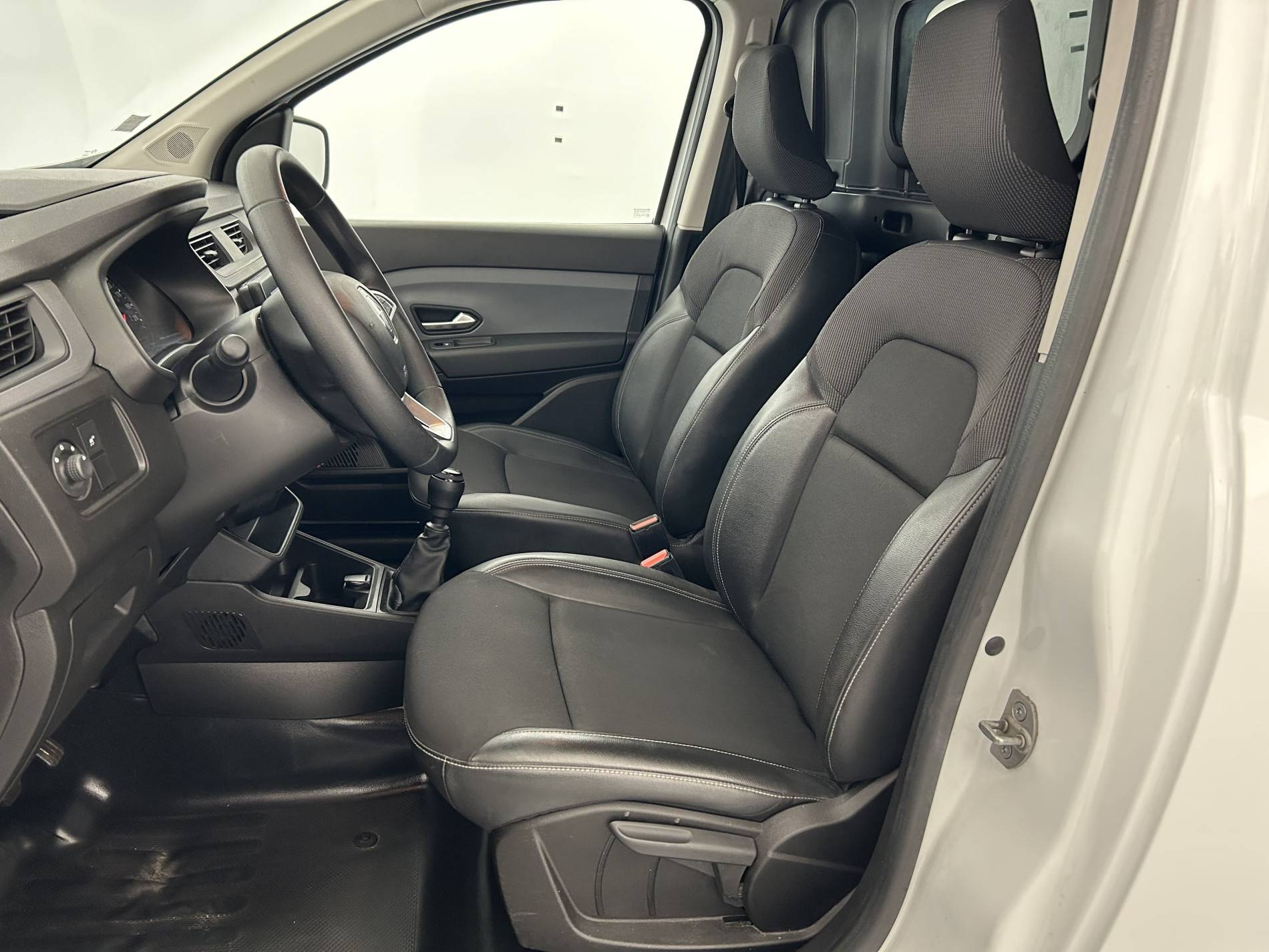 Vente en ligne Renault Express Van  BLUE DCI 95 - 22 au prix de 12 990 €