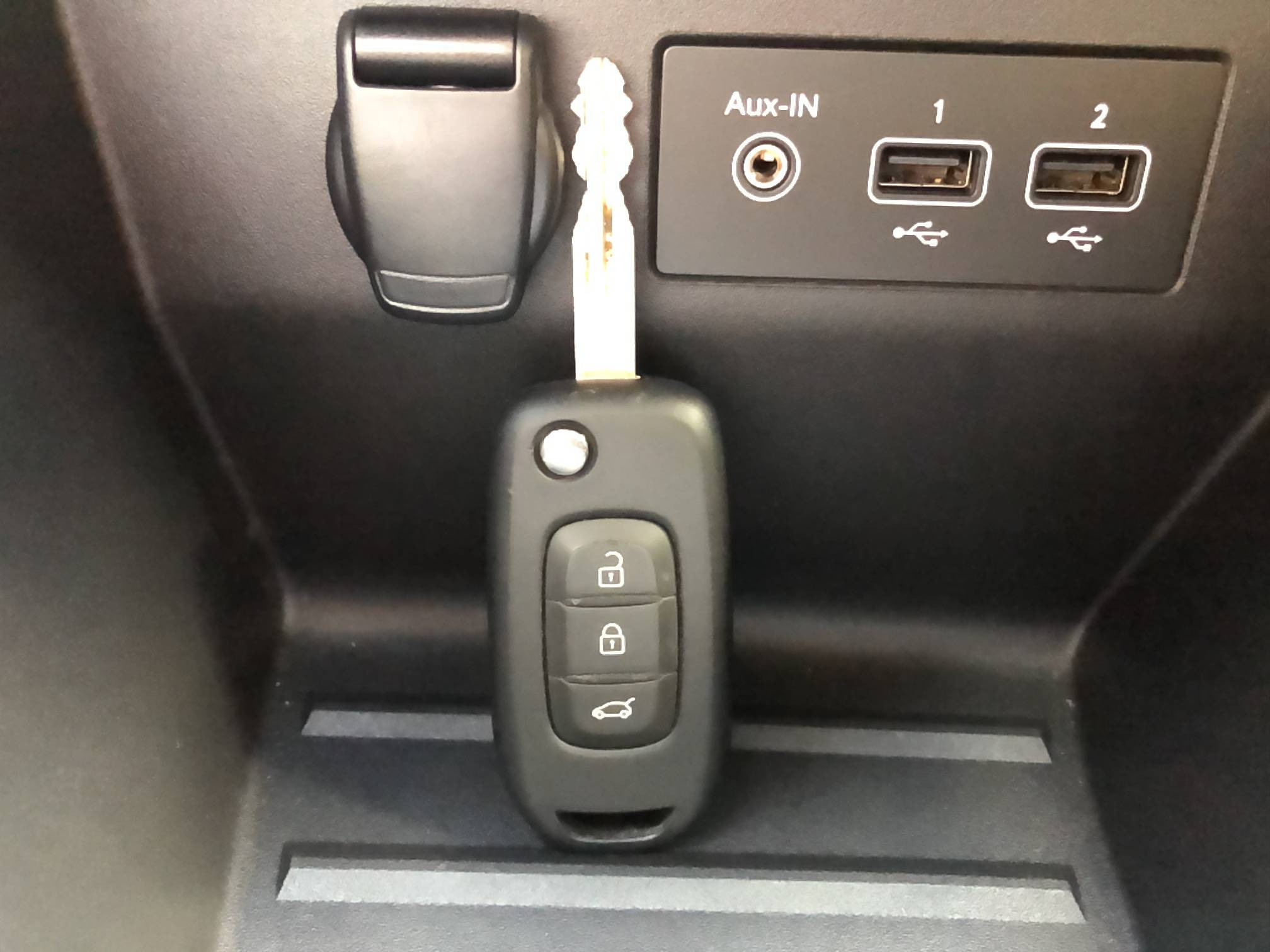Vente en ligne Renault Clio 5 Clio TCe 90 au prix de 14 990 €