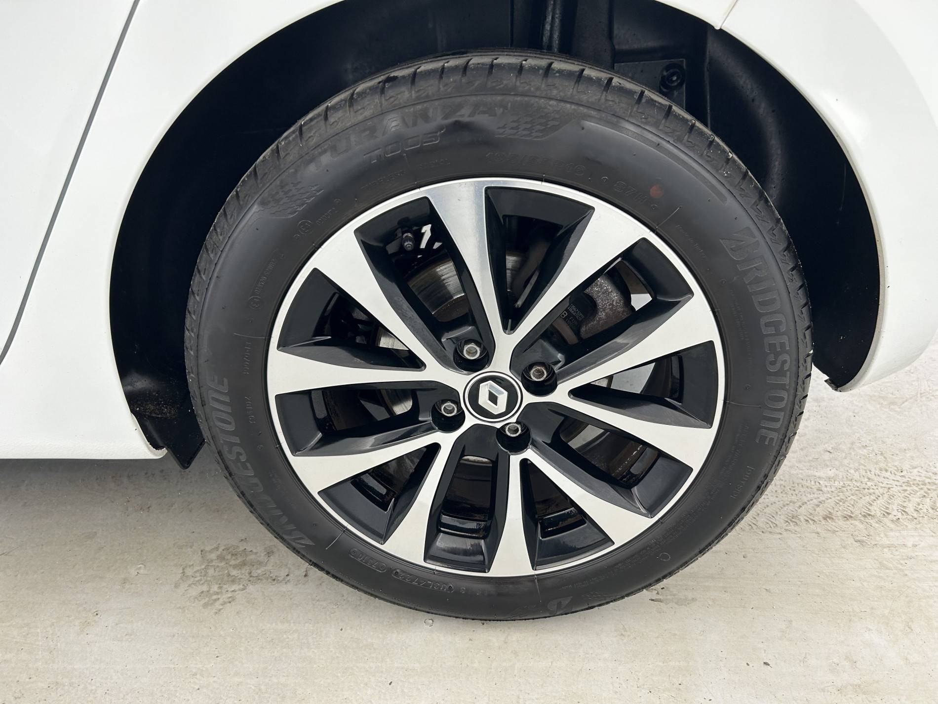 Vente en ligne Renault Clio 5 Clio TCe 90 au prix de 15 490 €