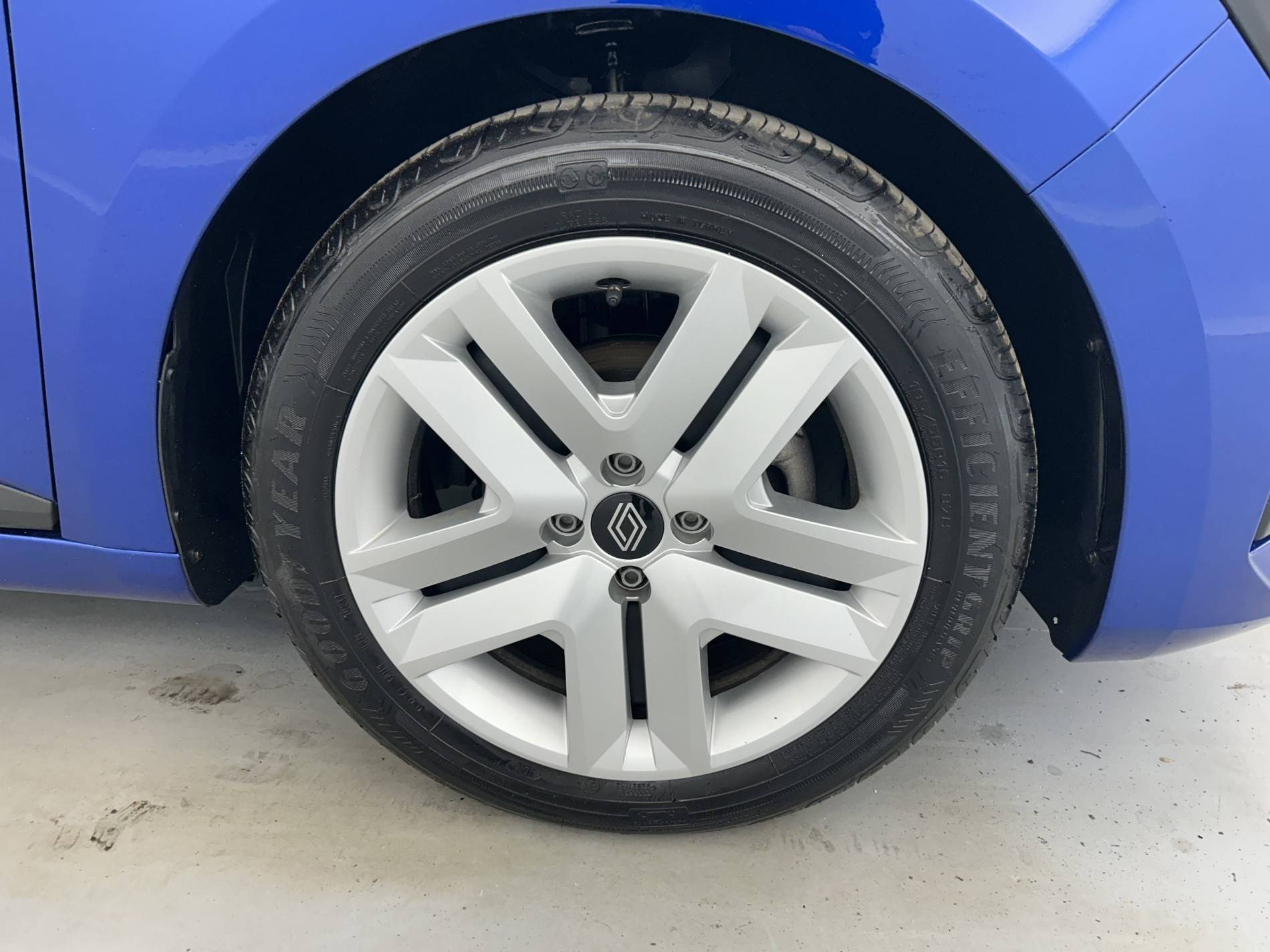 Vente en ligne Renault Clio 5 Clio TCe 90 au prix de 15 990 €