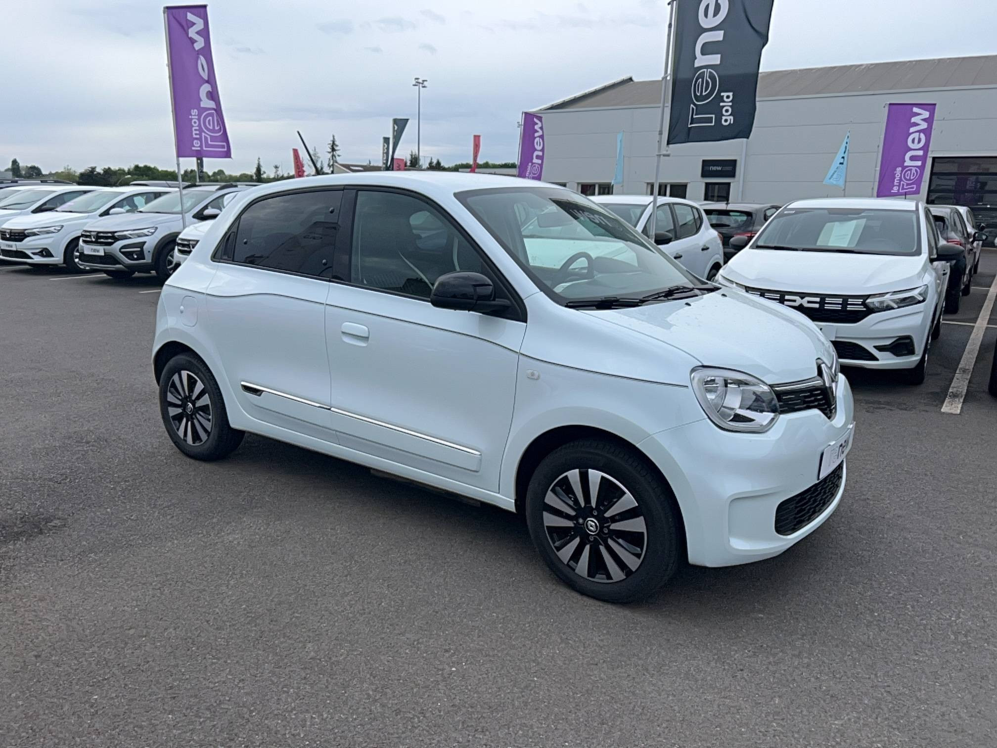 Vente en ligne Renault Twingo Electrique Twingo III E-Tech au prix de 13 600 €