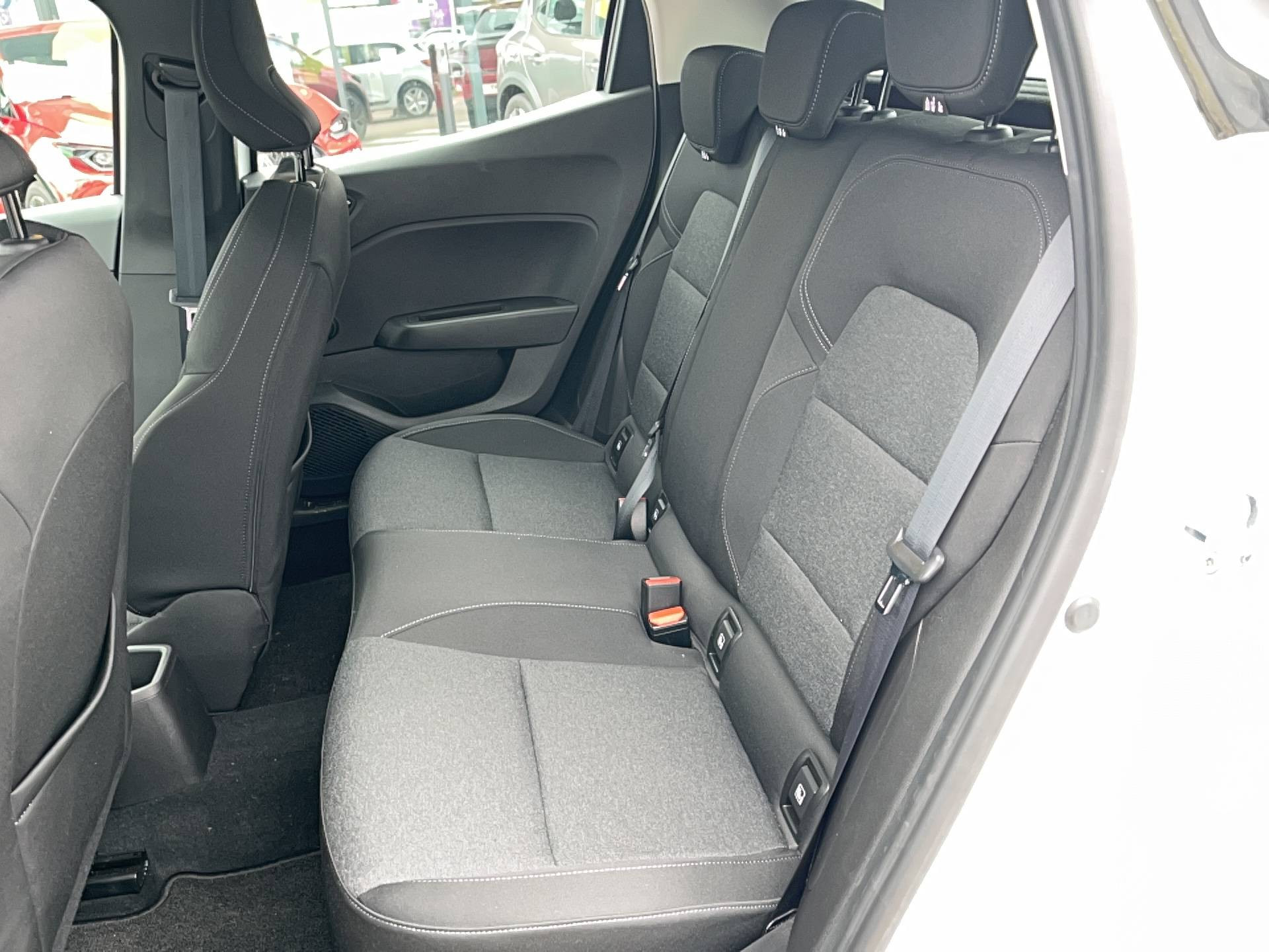 Vente en ligne Renault Clio 5 Clio TCe 90 - 21 au prix de 13 491 €