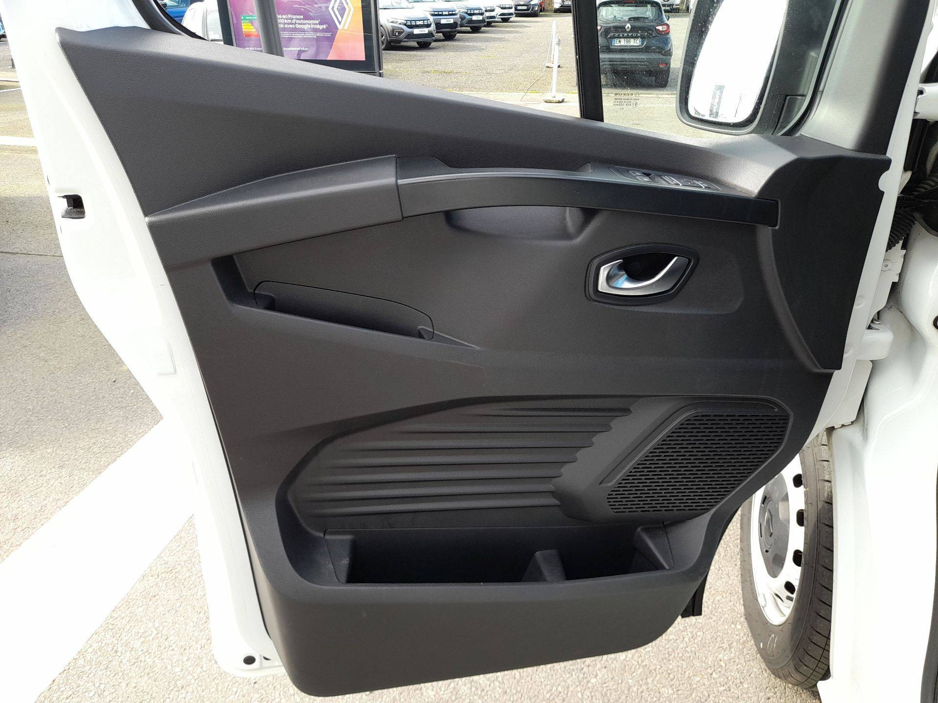 Vente en ligne Renault Trafic 3 Fourgon TRAFIC FGN L1H1 2800 KG BLUE DCI 130 au prix de 18 590 €