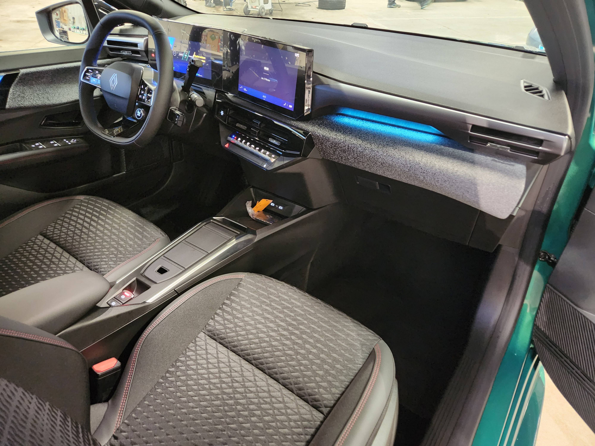 Vente en ligne Renault Clio 6 Clio E-Tech full hybrid 160 ch au prix de 25 890 €