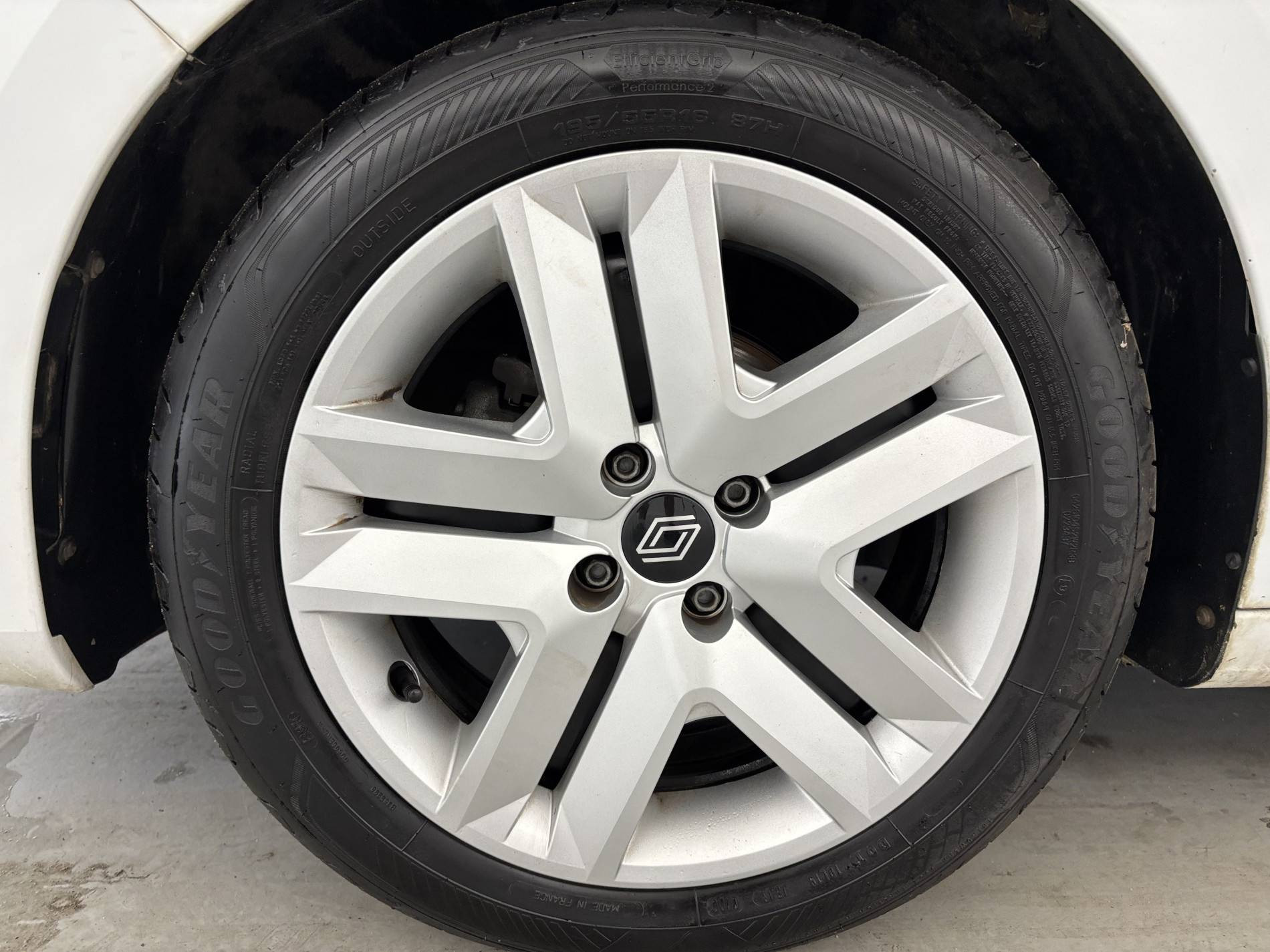 Vente en ligne Renault Clio 5 Clio TCe 90 au prix de 14 190 €