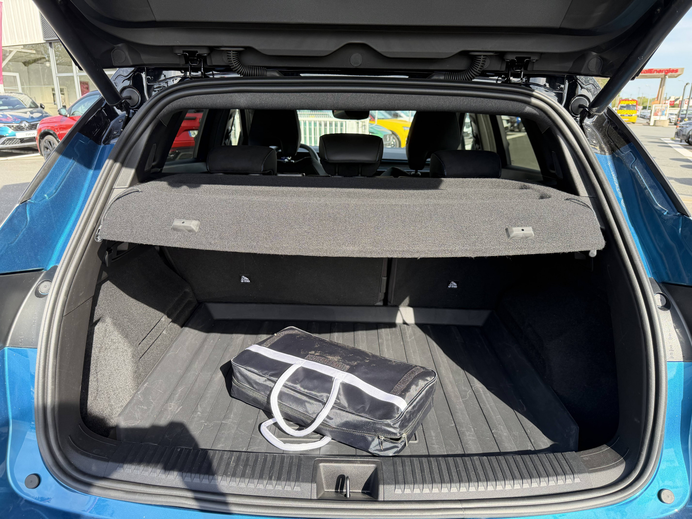 Vente en ligne Renault Austral  full hybrid E-Tech 200 ch au prix de 37 990 €