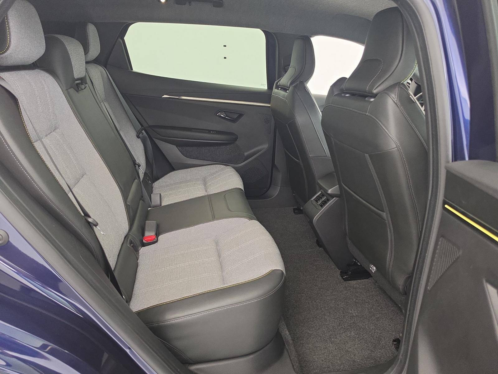 Vente en ligne Renault Scenic E-Tech Scenic E-Tech électrique 220 ch grande autonomie au prix de 35 991 €