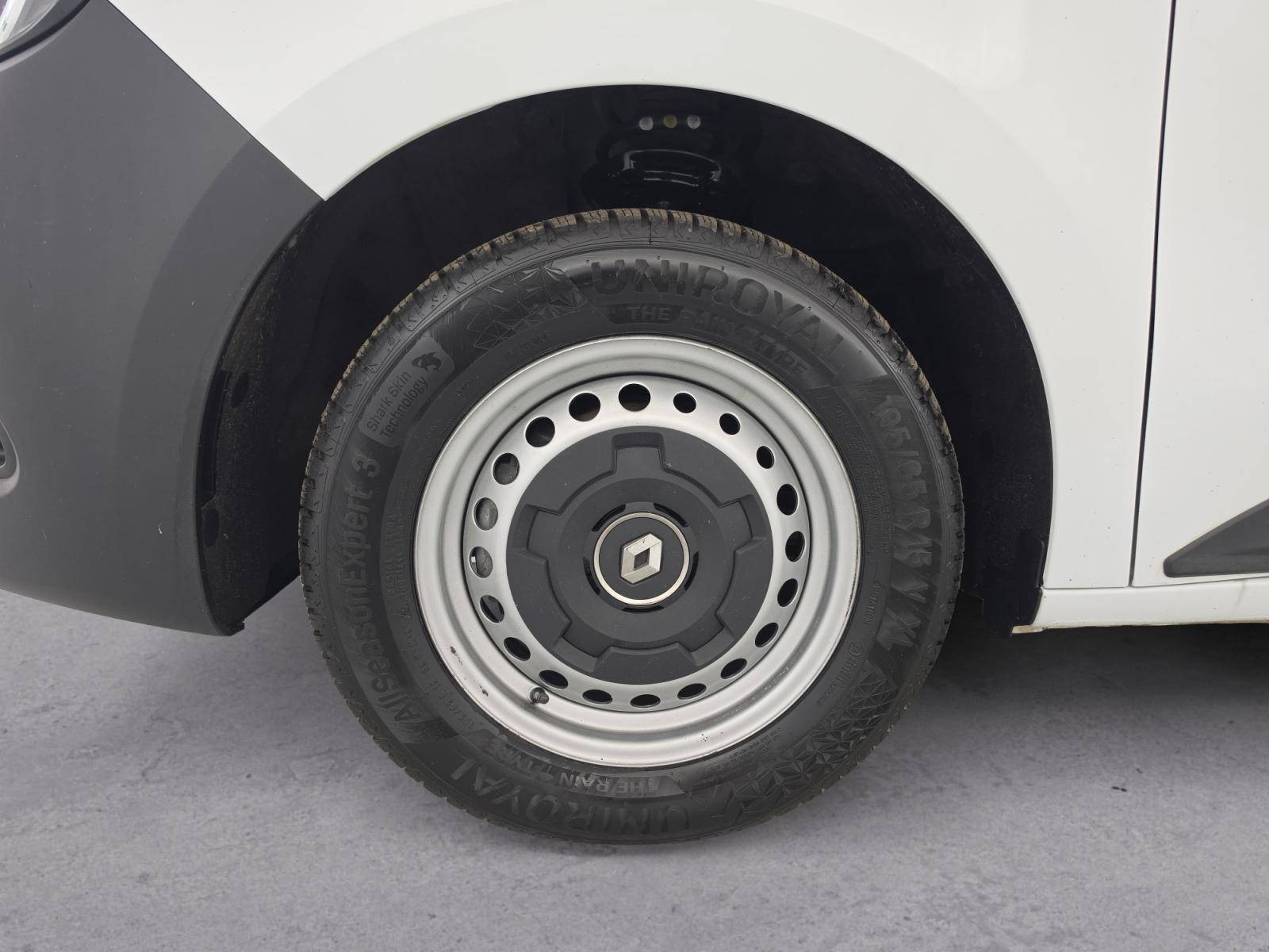 Vente en ligne Renault Kangoo Van  BLUE DCI 95 EDC au prix de 16 491 €