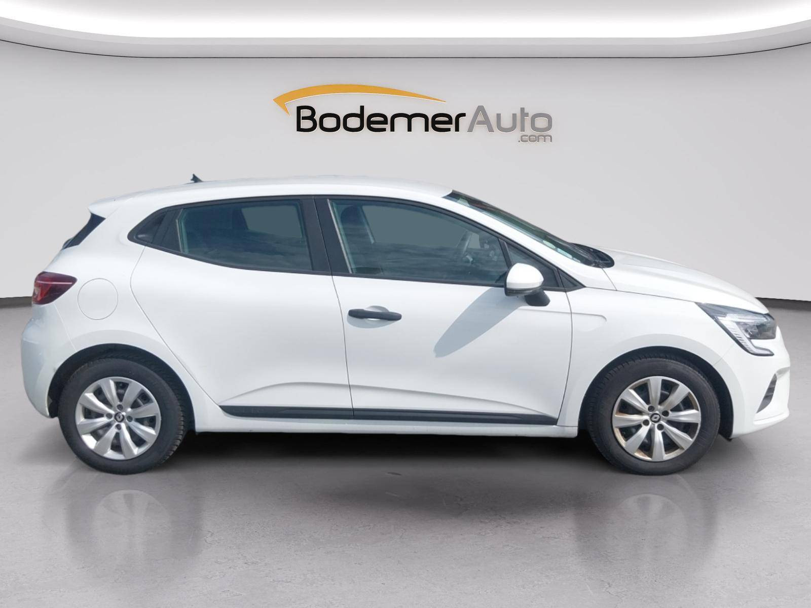 Vente en ligne Renault Clio 5 CLIO SOCIETE BLUE DCI 100 - 21N au prix de 11 990 €