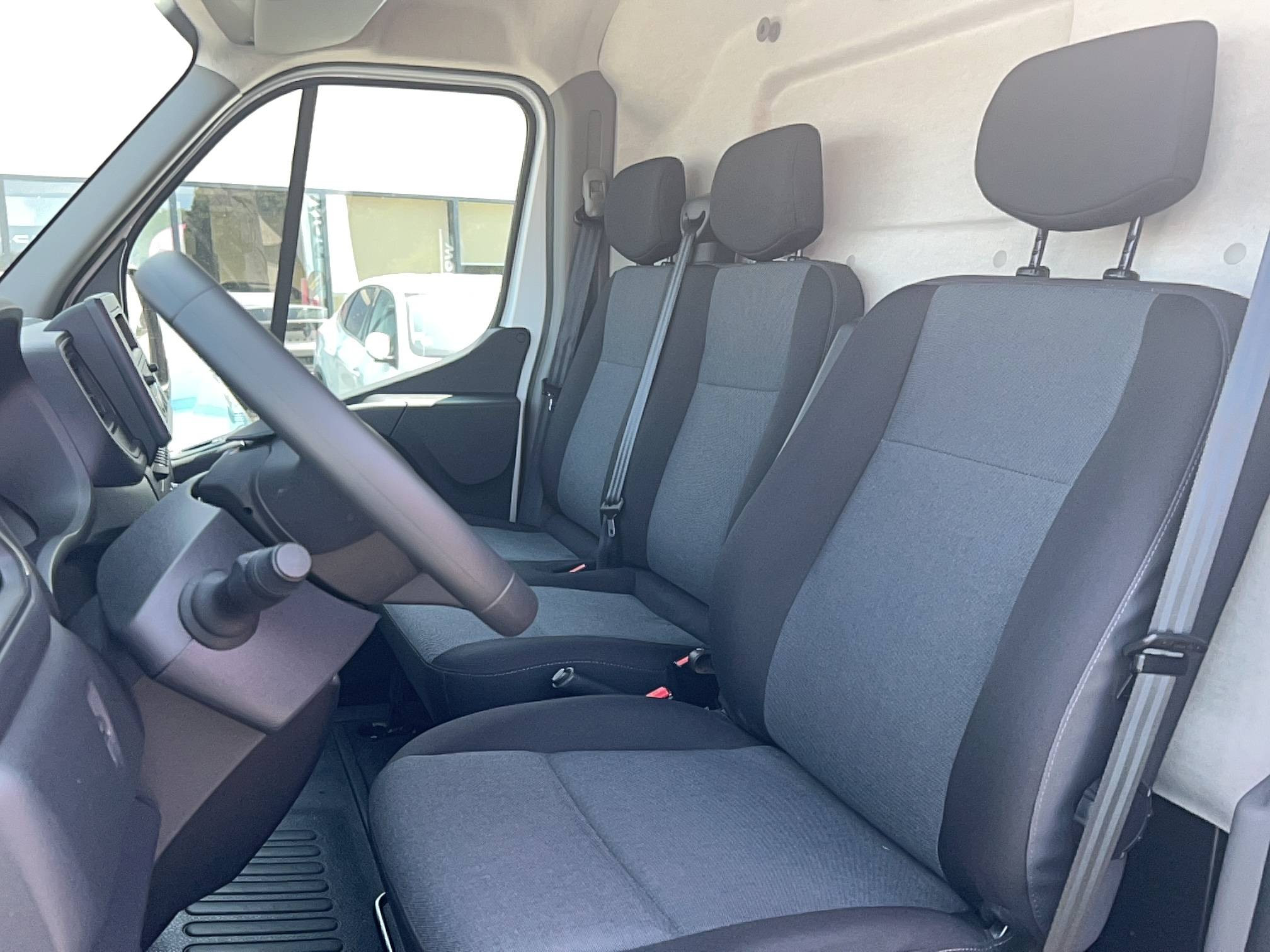 Vente en ligne Renault Master Fourgon MASTER FGN TRAC F3500 L2H2 BLUE DCI 135 au prix de 22 990 €