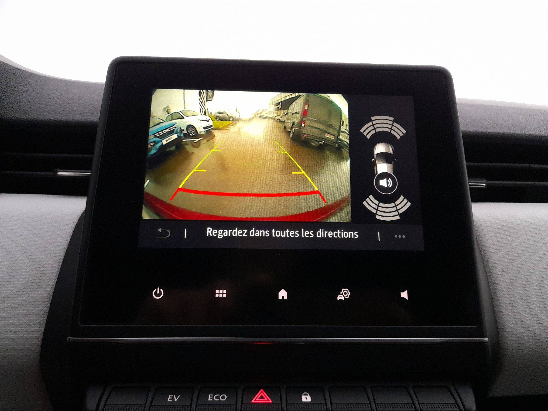 Renault Clio 5 Clio E-Tech full hybrid 145 occasion de 2023 en vente à Lamballe