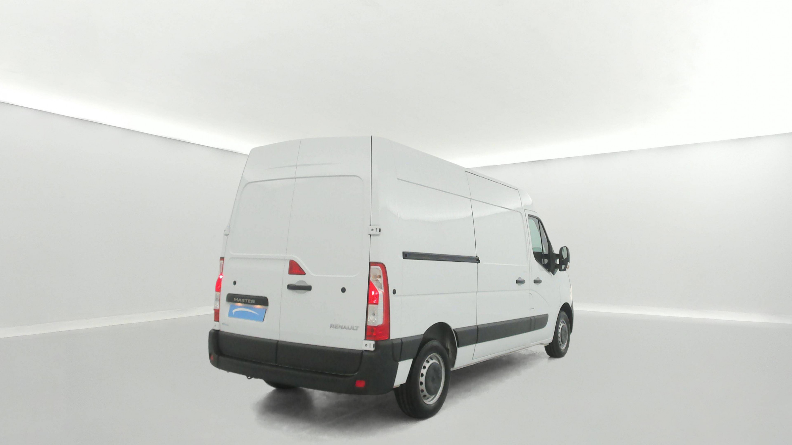 Vente en ligne Renault Master Fourgon MASTER FGN TRAC F3500 L2H2 BLUE DCI 135 au prix de 25 890 €