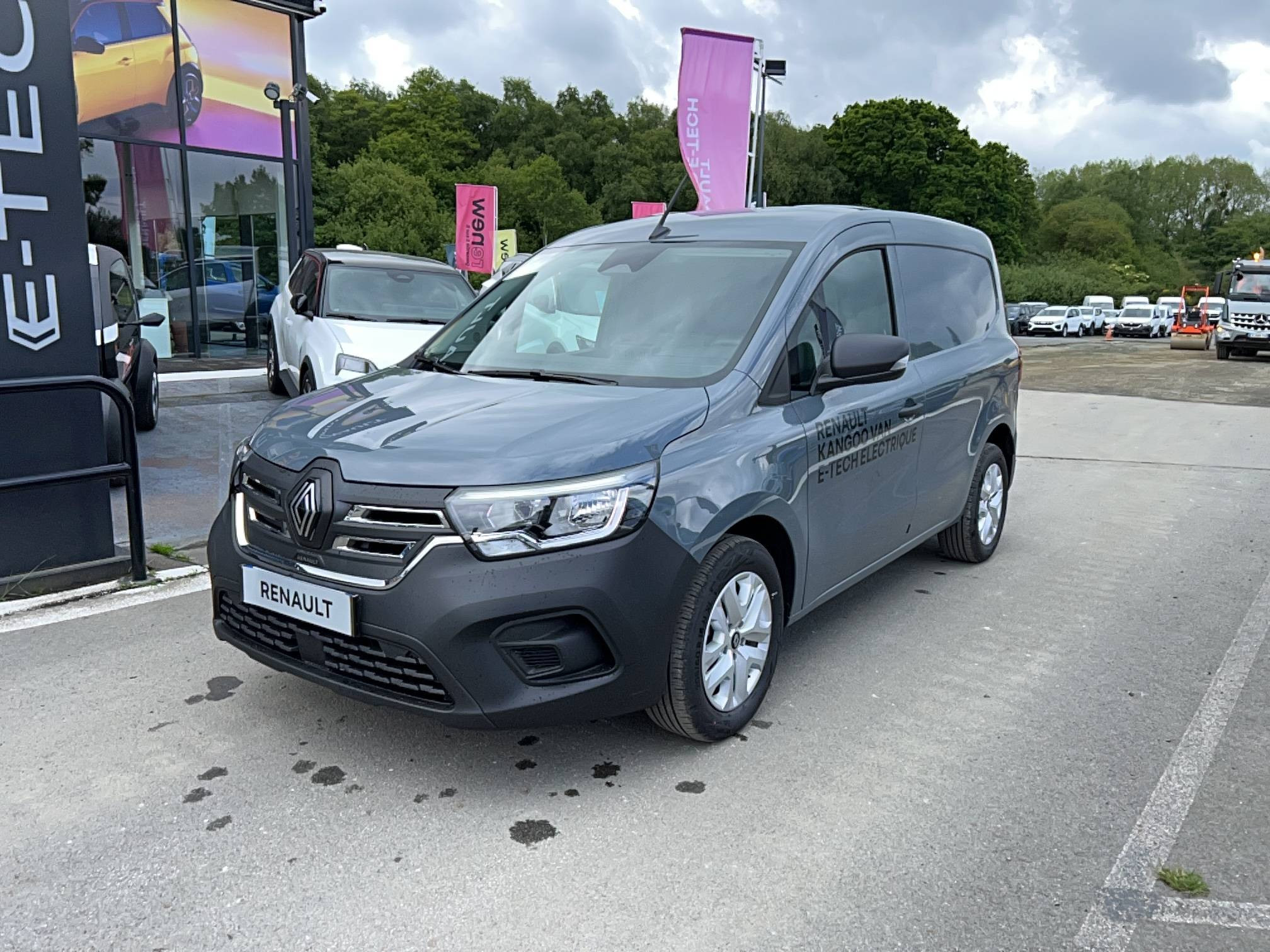 Vente en ligne Renault Kangoo Van E-Tech  FG TOLE L1 AC11 GSR2 au prix de 33 990 €