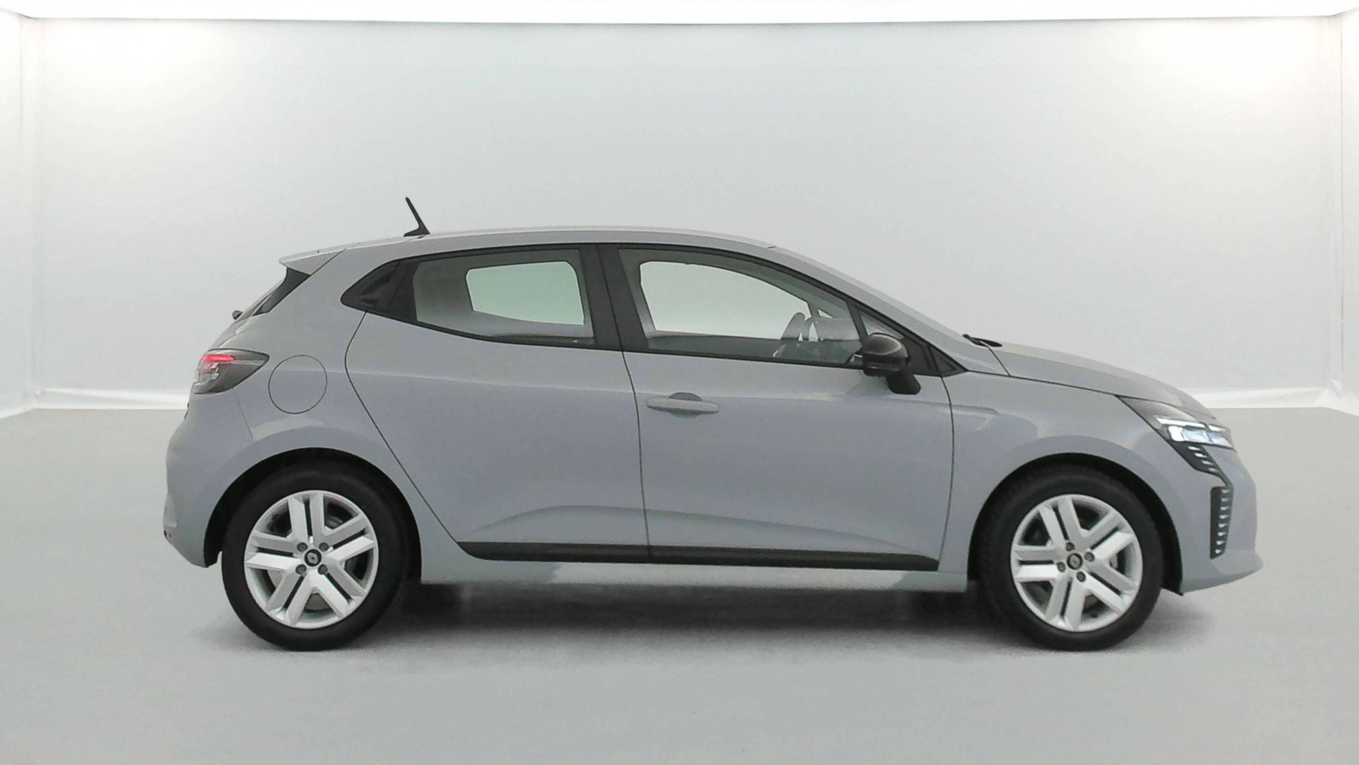 Vente en ligne Renault Clio 5 Clio E-Tech full hybrid 145 ch GSR2 au prix de 20 490 €