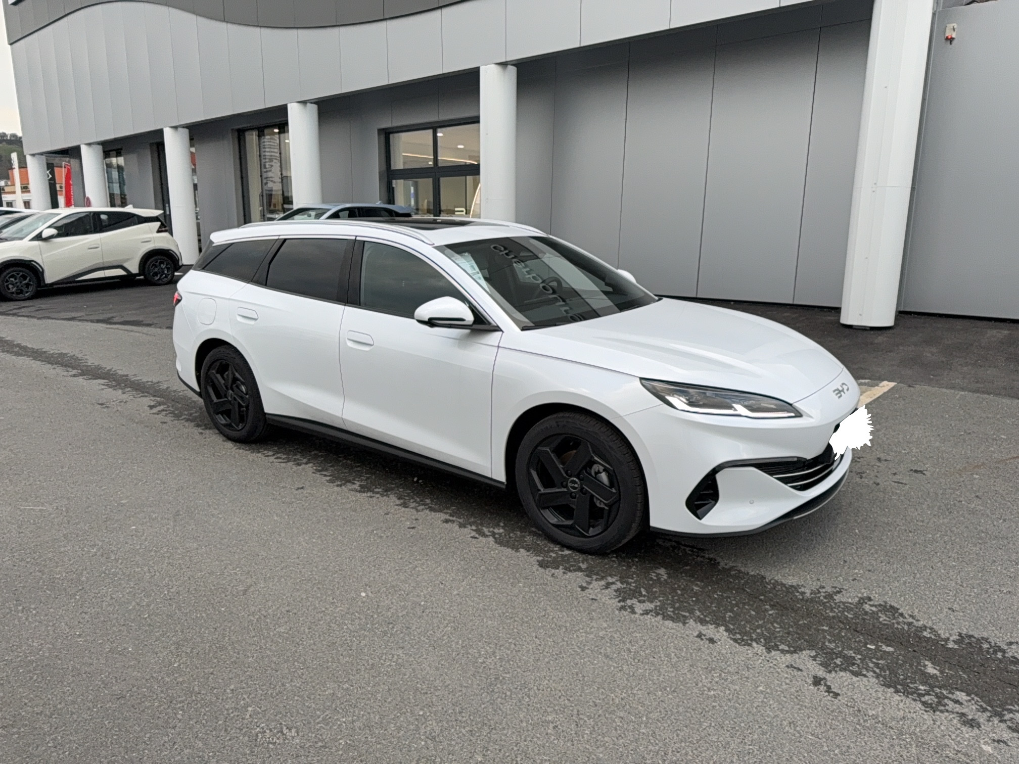 Vente en ligne Byd Seal 6 DM-i Touring  1.5l DM-i 156 kW PHEV au prix de 36 390 €