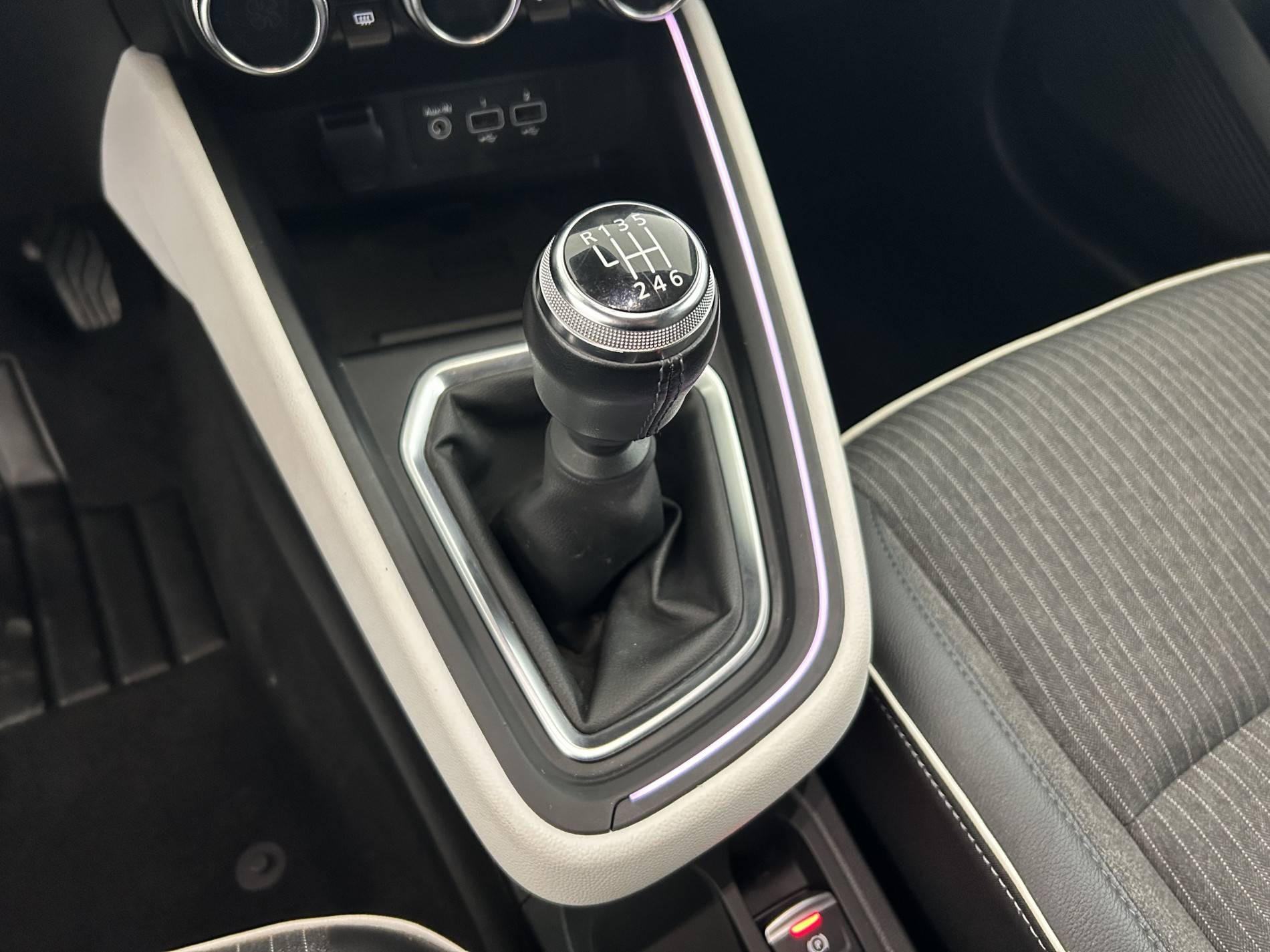 Vente en ligne Renault Clio 5 Clio TCe 90 au prix de 15 990 €