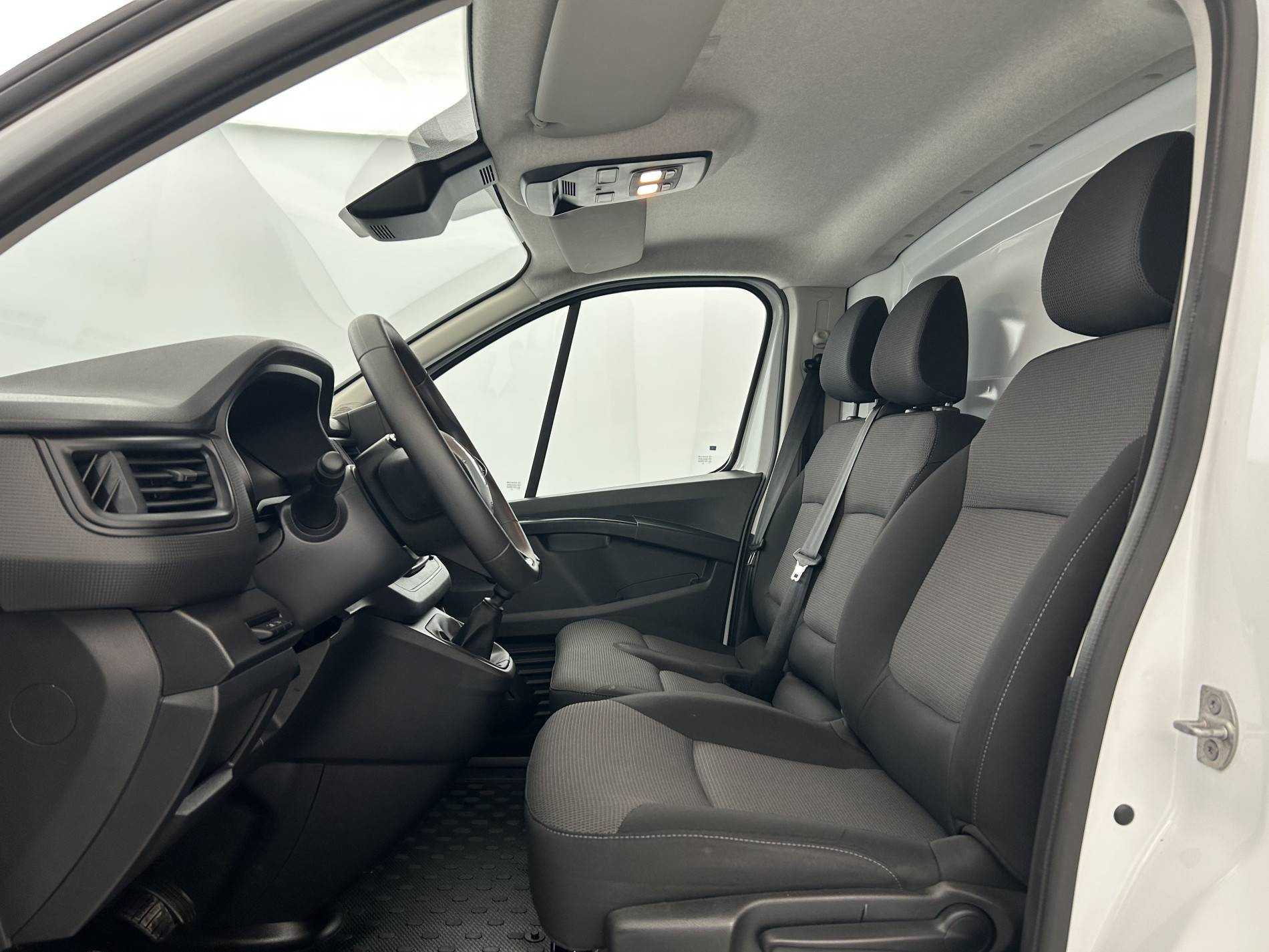 Vente en ligne Renault Trafic 3 Fourgon TRAFIC FGN L2H1 3000 KG BLUE DCI 130 au prix de 23 890 €