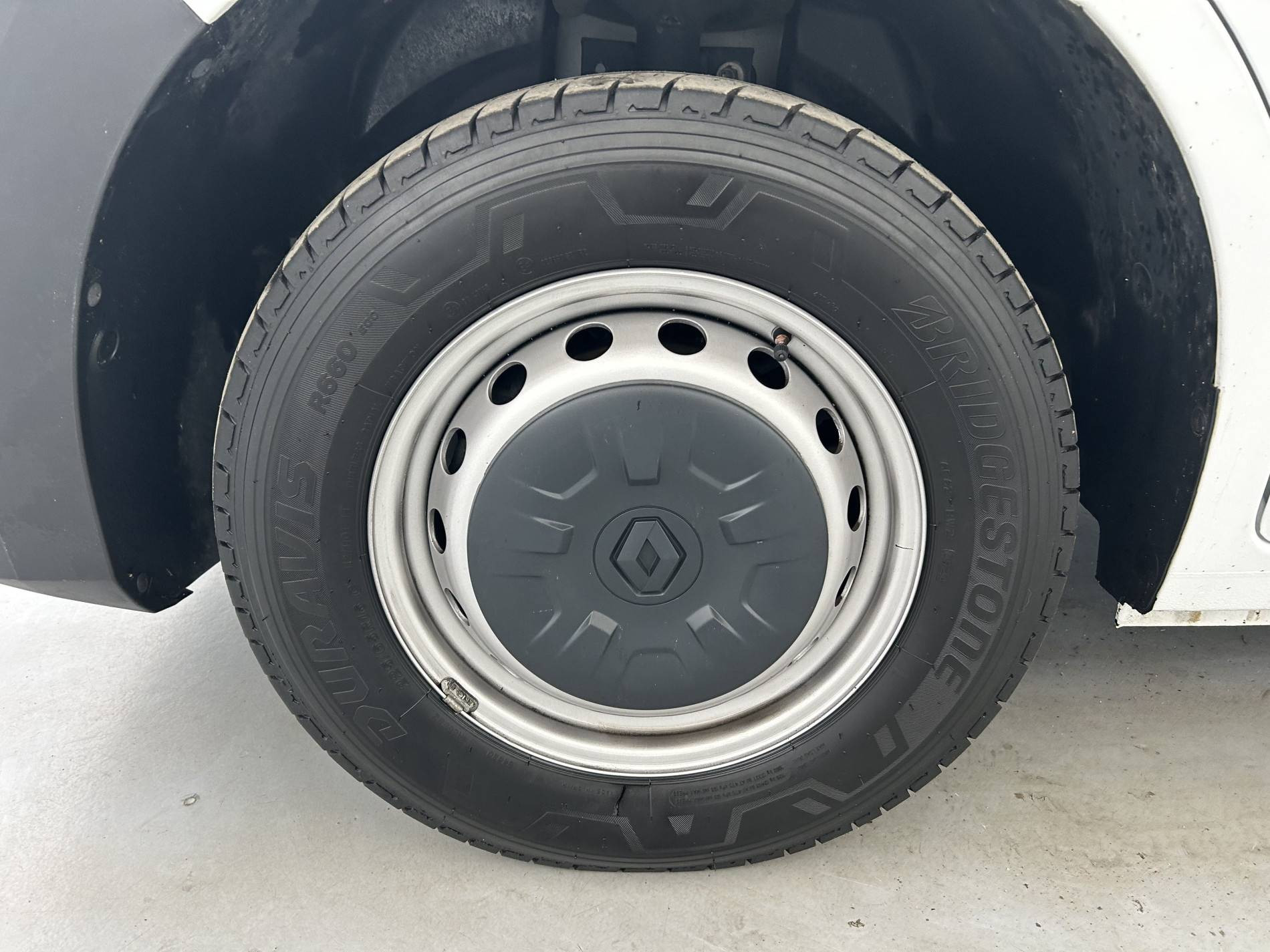 Vente en ligne Renault Master Fourgon MASTER FGN TRAC F3500 L3H3 BLUE DCI 135 au prix de 32 390 €