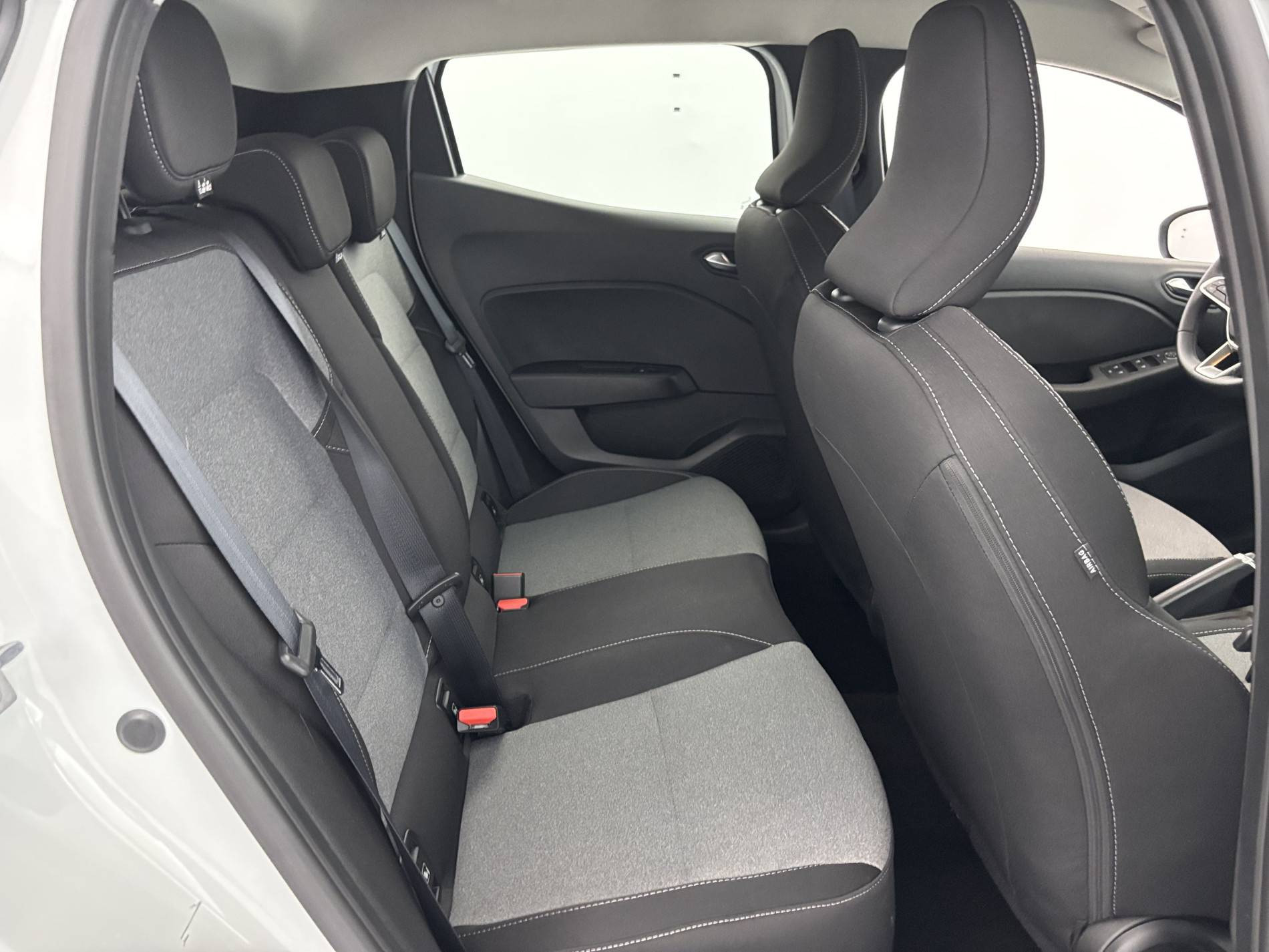 Vente en ligne Renault Clio 5 Clio Blue dCi 100 ch GSR2 au prix de 18 791 €
