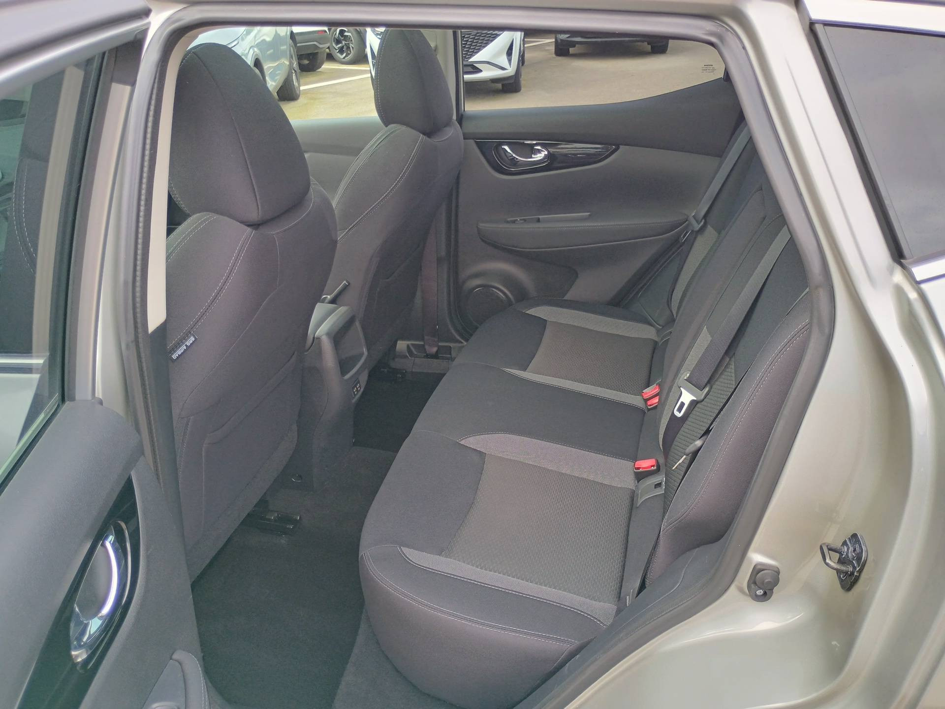 Vente en ligne Nissan Qashqai Qashqai 1.3 DIG-T 160 DCT au prix de 17 990 €