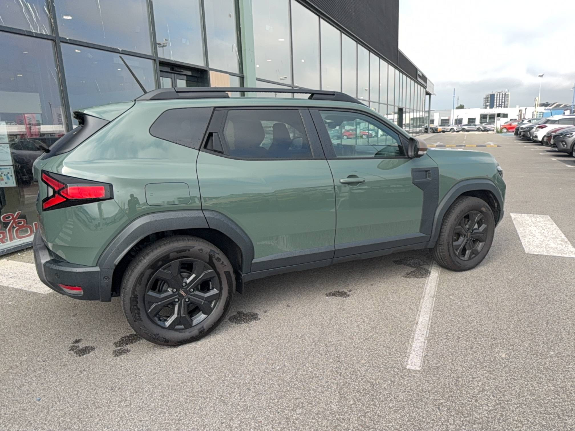 Vente en ligne Dacia Duster  Hybrid 155 au prix de 28 500 €