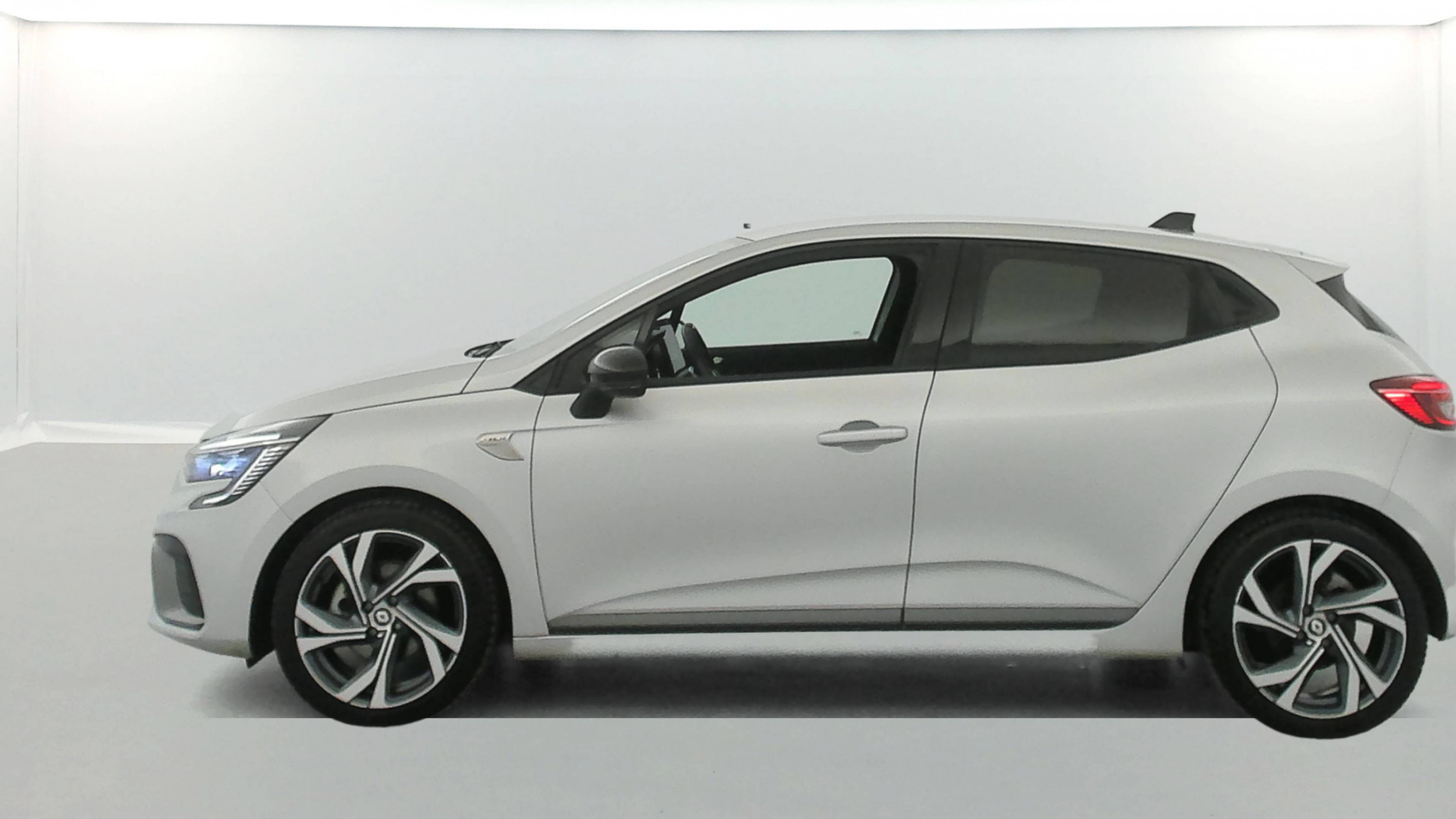 Vente en ligne Renault Clio 5 Clio E-Tech hybride 145 au prix de 17 490 €