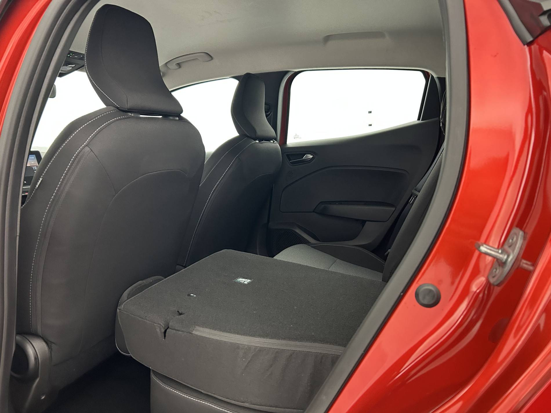 Vente en ligne Renault Clio 5 Clio E-Tech full hybrid 145 ch GSR2 au prix de 19 990 €