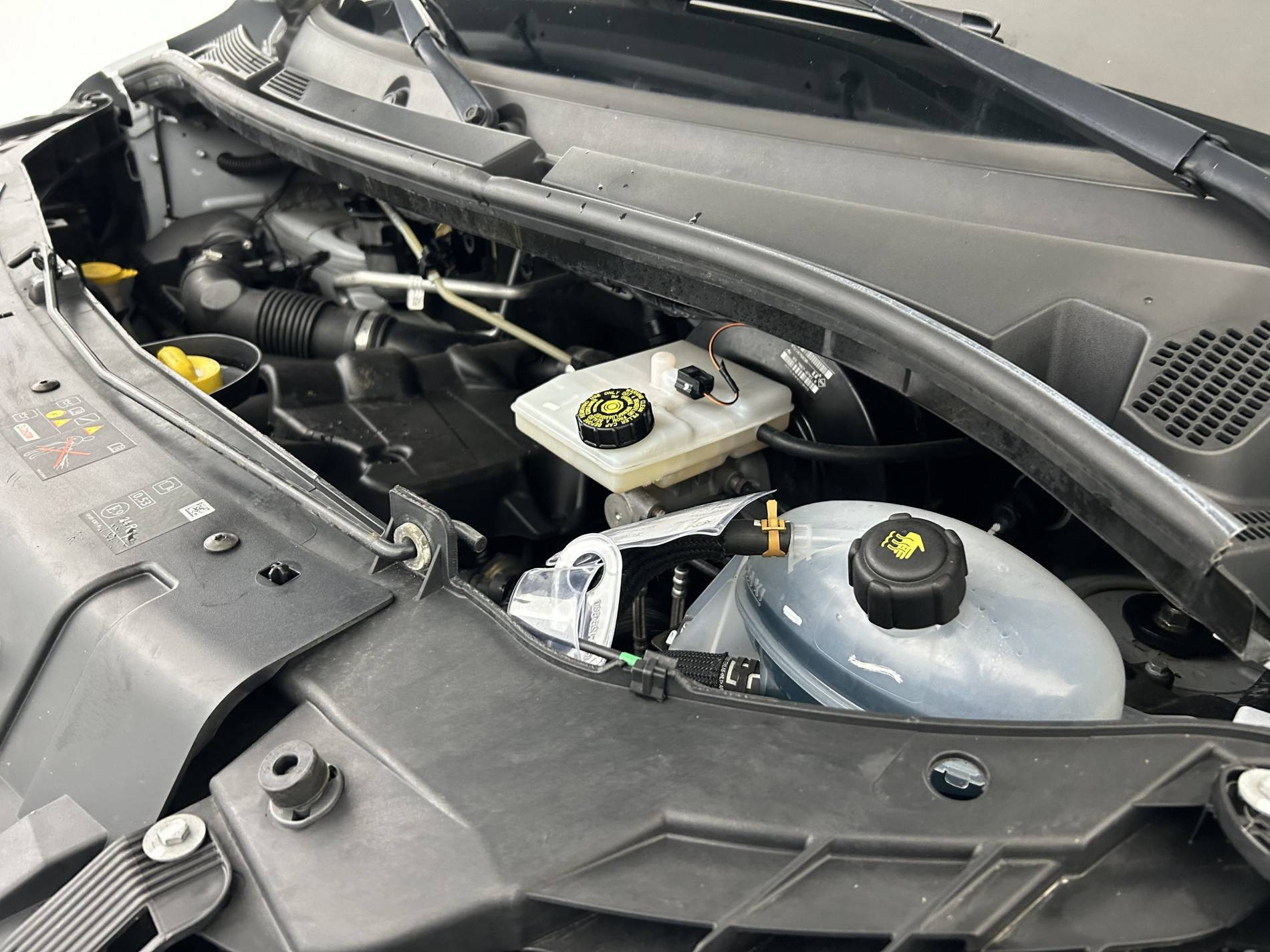 Vente en ligne Renault Master Fourgon MASTER FGN TRAC F3500 L2H2 BLUE DCI 135 au prix de 23 990 €