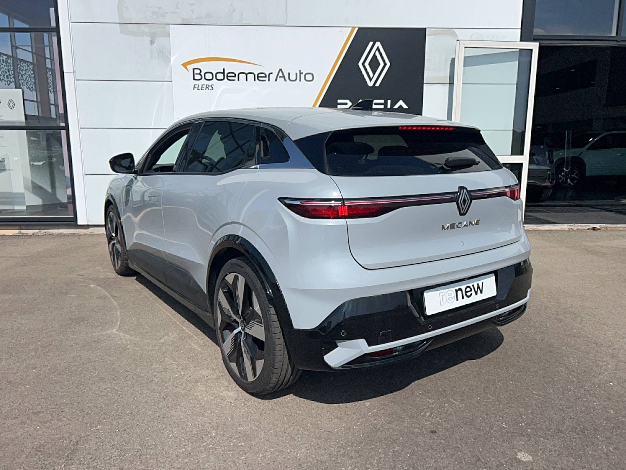 Vente en ligne Renault Megane E-Tech  EV60 220 ch super charge au prix de 22 980 €