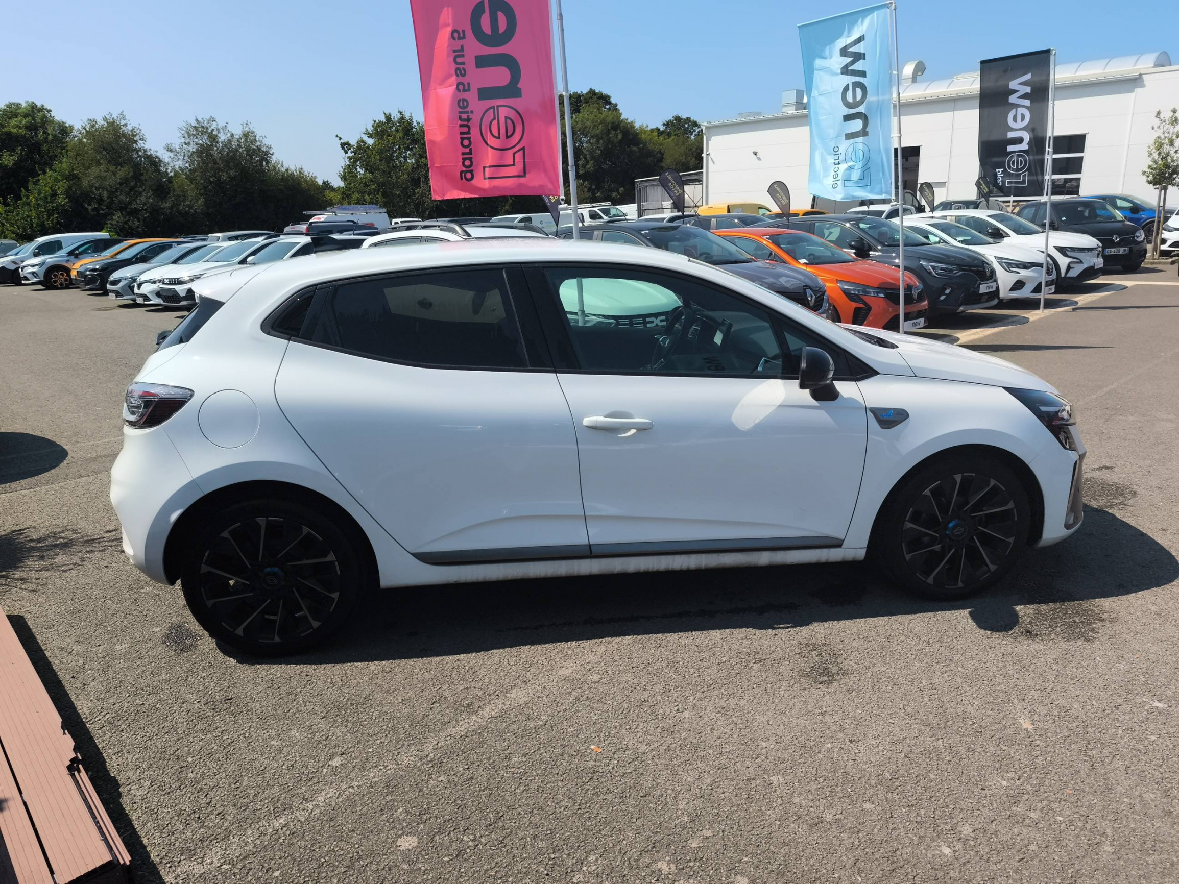 Vente en ligne Renault Clio 5 Clio TCe 90 au prix de 18 490 €