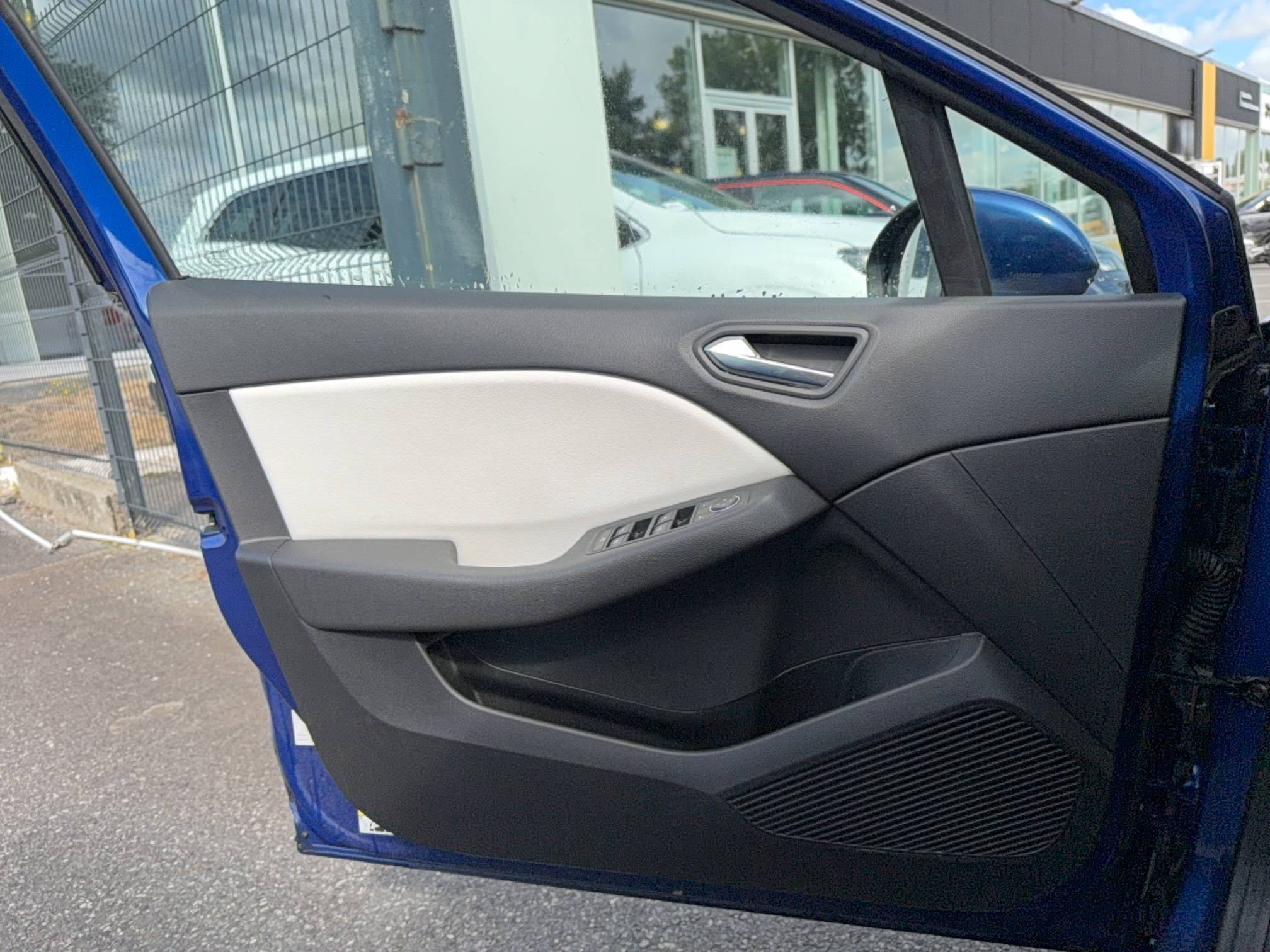 Vente en ligne Renault Clio 5 Clio TCe 100 GPL - 21N au prix de 12 390 €