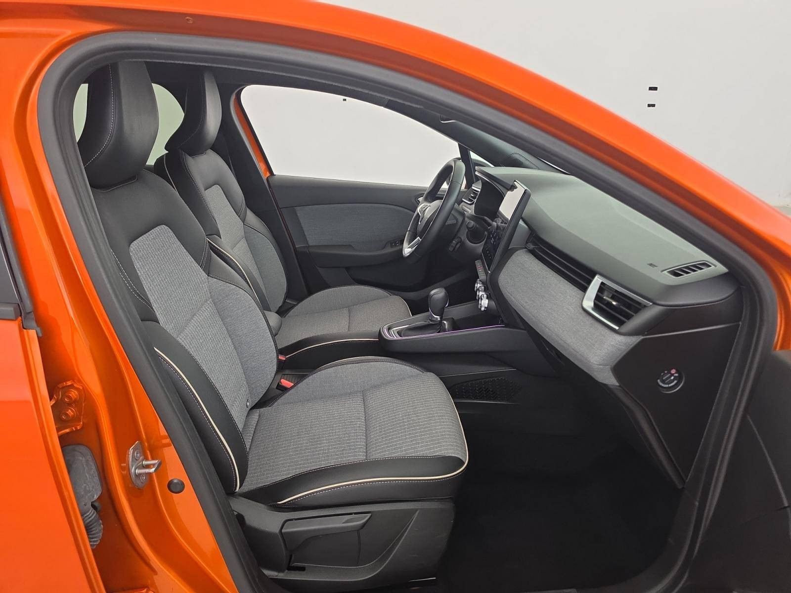 Vente en ligne Renault Clio 5 Clio E-Tech full hybrid 145 au prix de 18 490 €