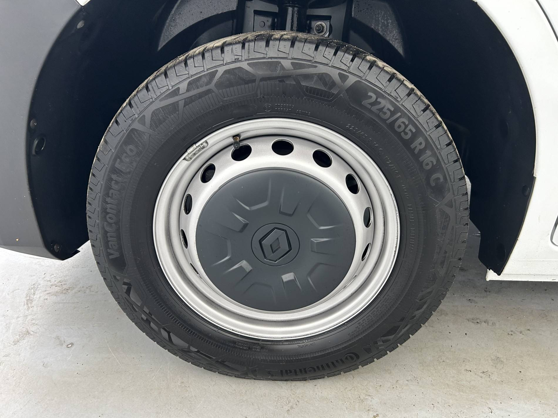 Vente en ligne Renault Master Fourgon MASTER FGN TRAC F3500 L3H3 BLUE DCI 135 au prix de 28 990 €