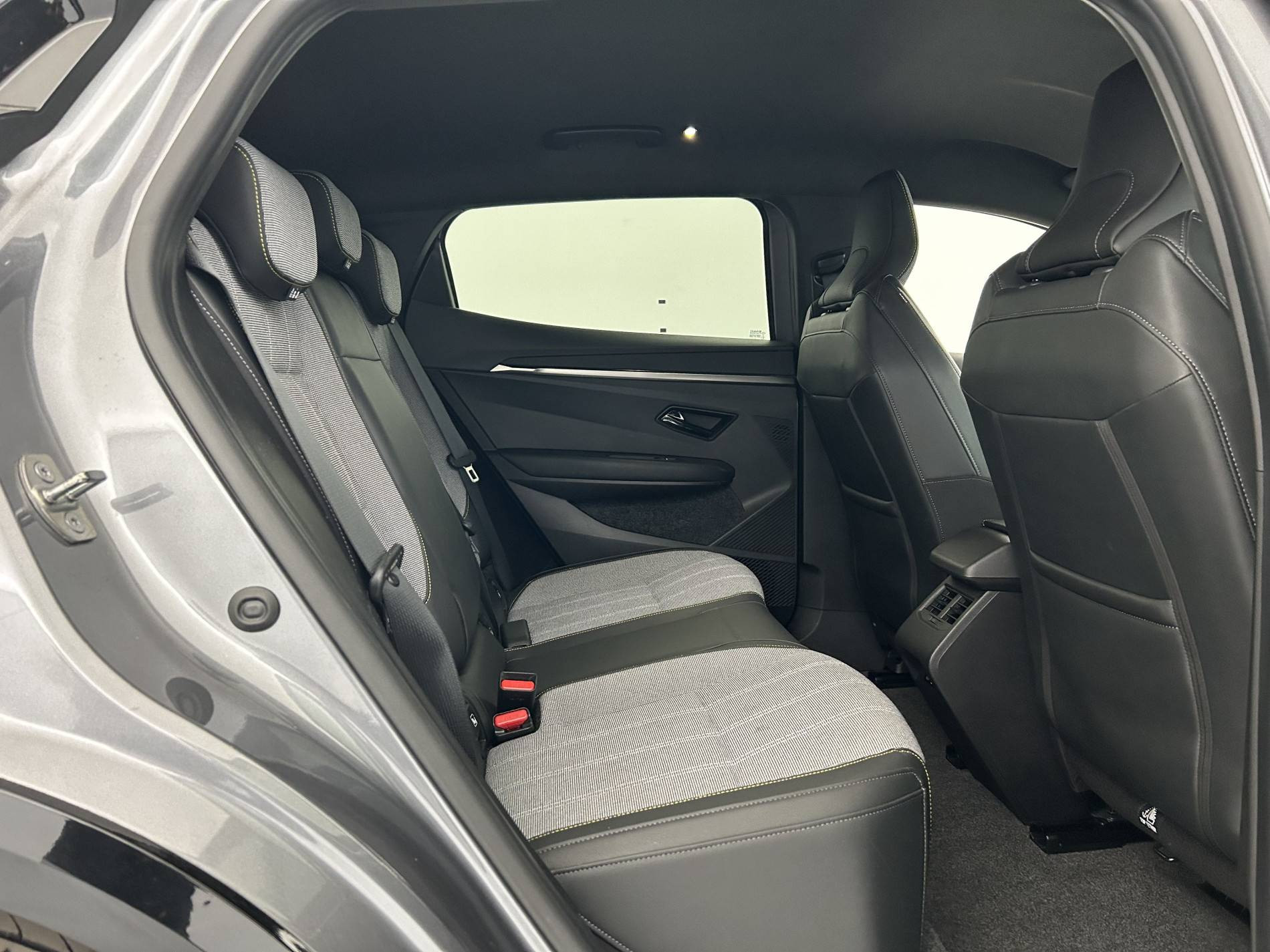 Vente en ligne Renault Megane E-Tech  EV60 220 ch super charge au prix de 24 790 €