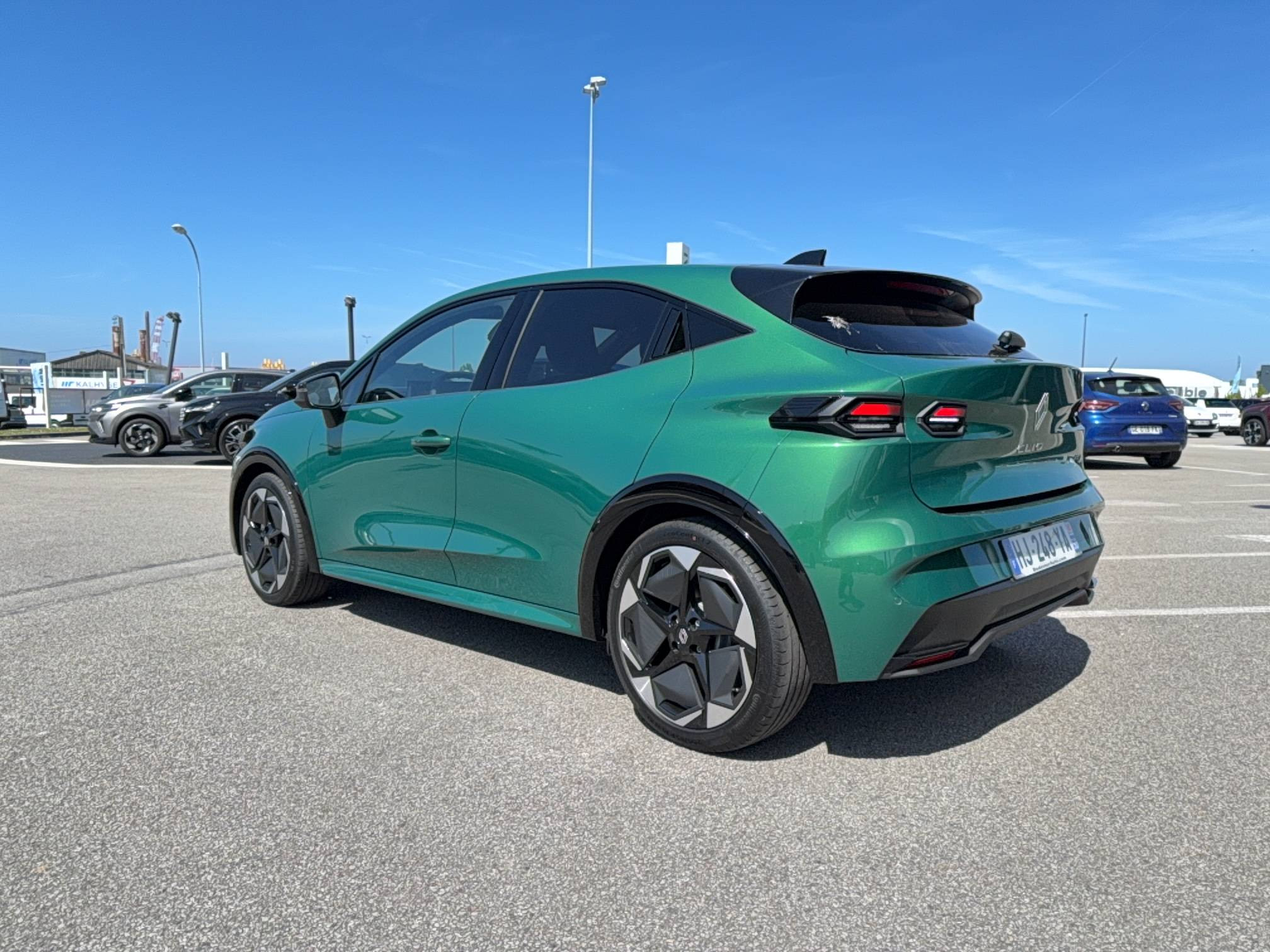 Vente en ligne Renault Clio 6 Clio E-Tech full hybrid 160 ch au prix de 25 500 €