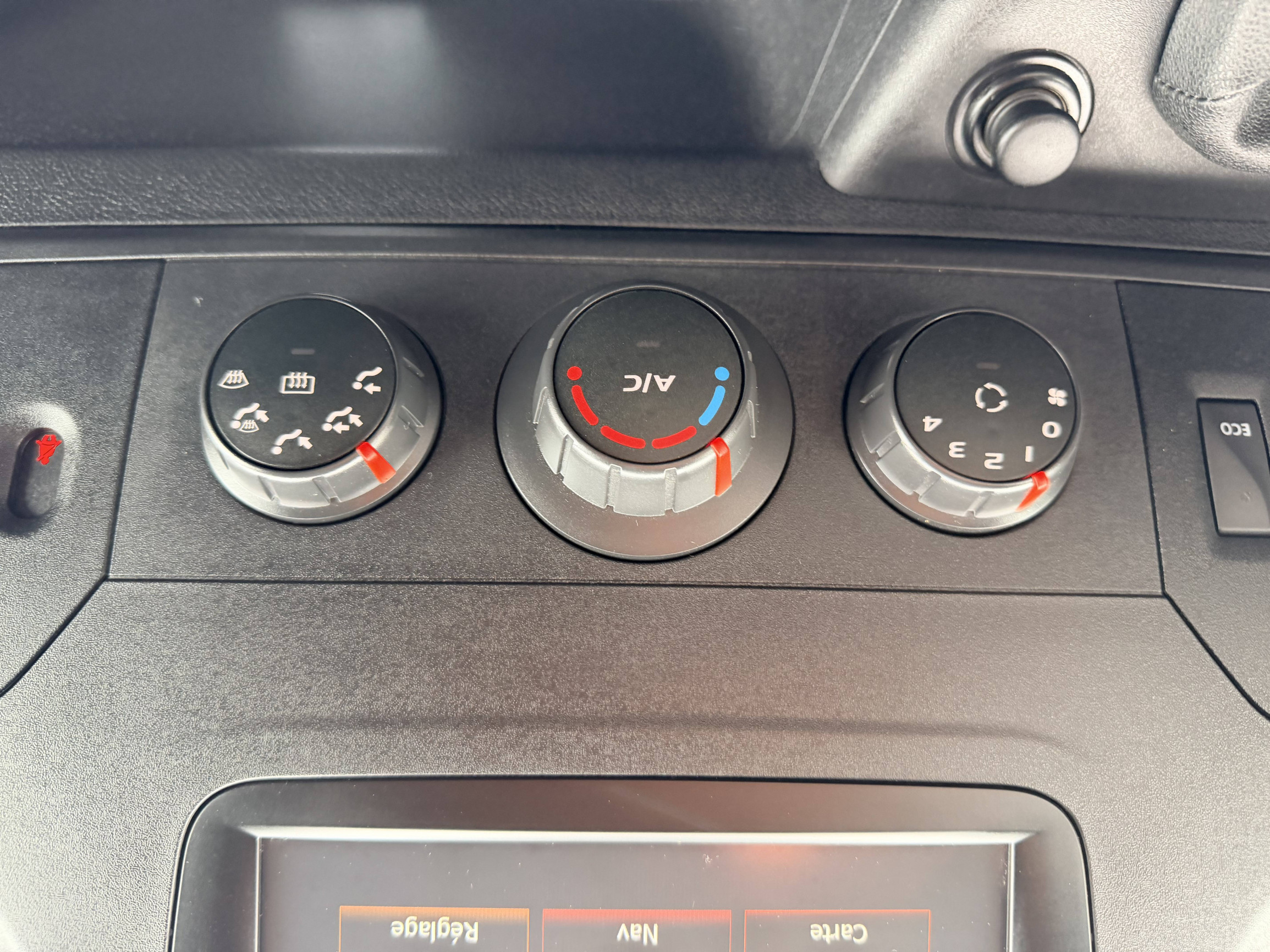 Vente en ligne Renault Master Fourgon MASTER FGN L3H2 3.5t 2.3 dCi 145 ENERGY E6 au prix de 14 890 €