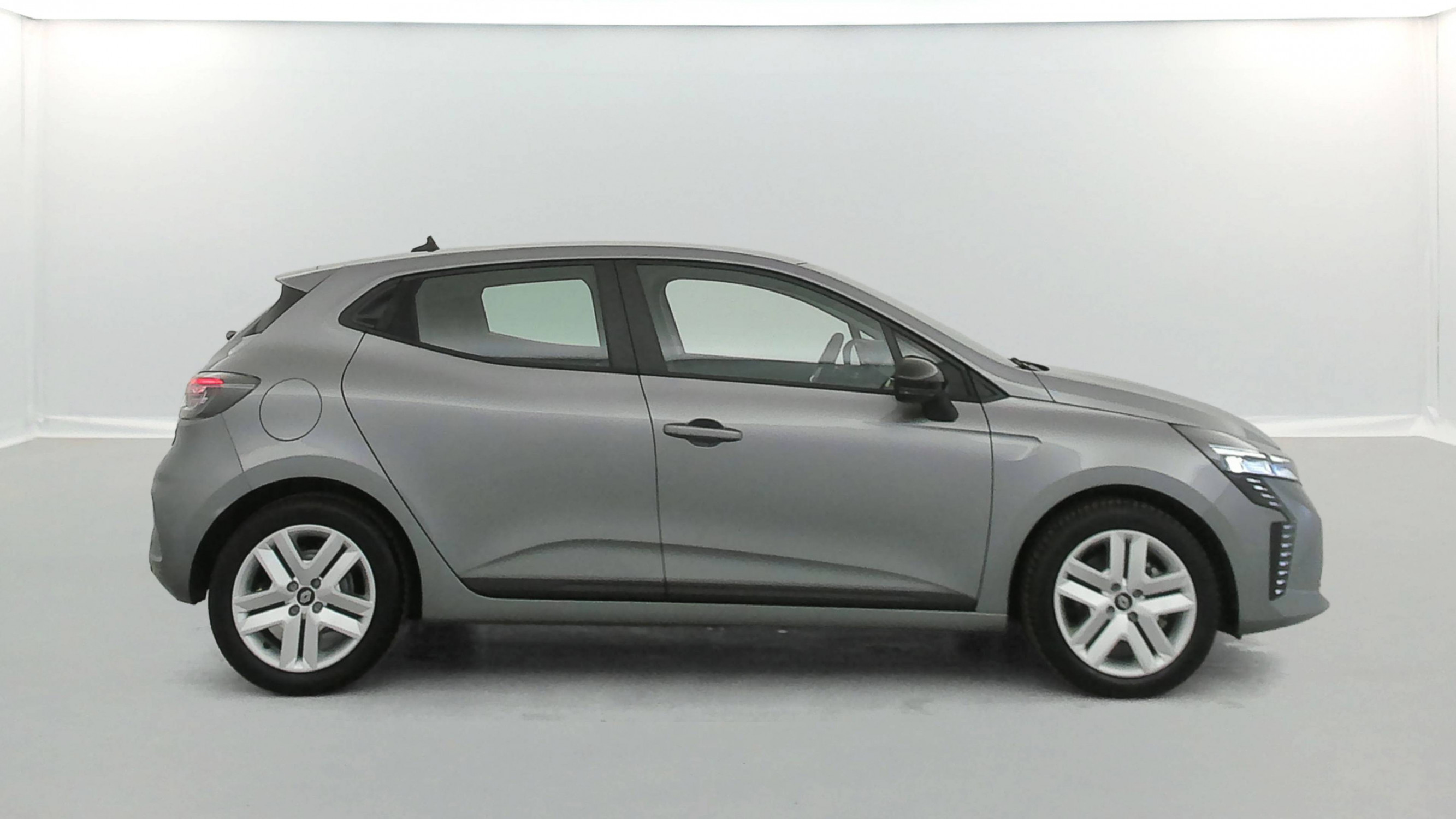 Vente en ligne Renault Clio 5 Clio E-Tech full hybrid 145 ch GSR2 au prix de 19 900 €