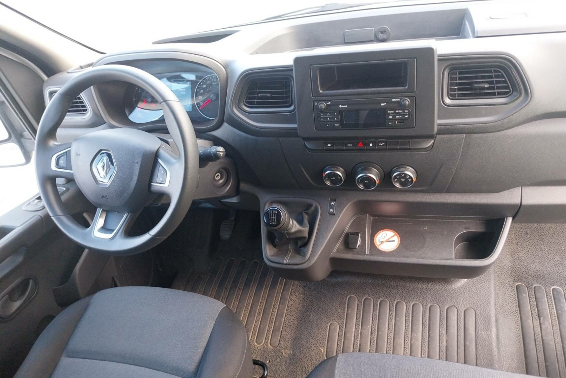 Vente en ligne Renault Master Fourgon MASTER FGN TRAC F3500 L2H2 BLUE DCI 135 au prix de 23 390 €