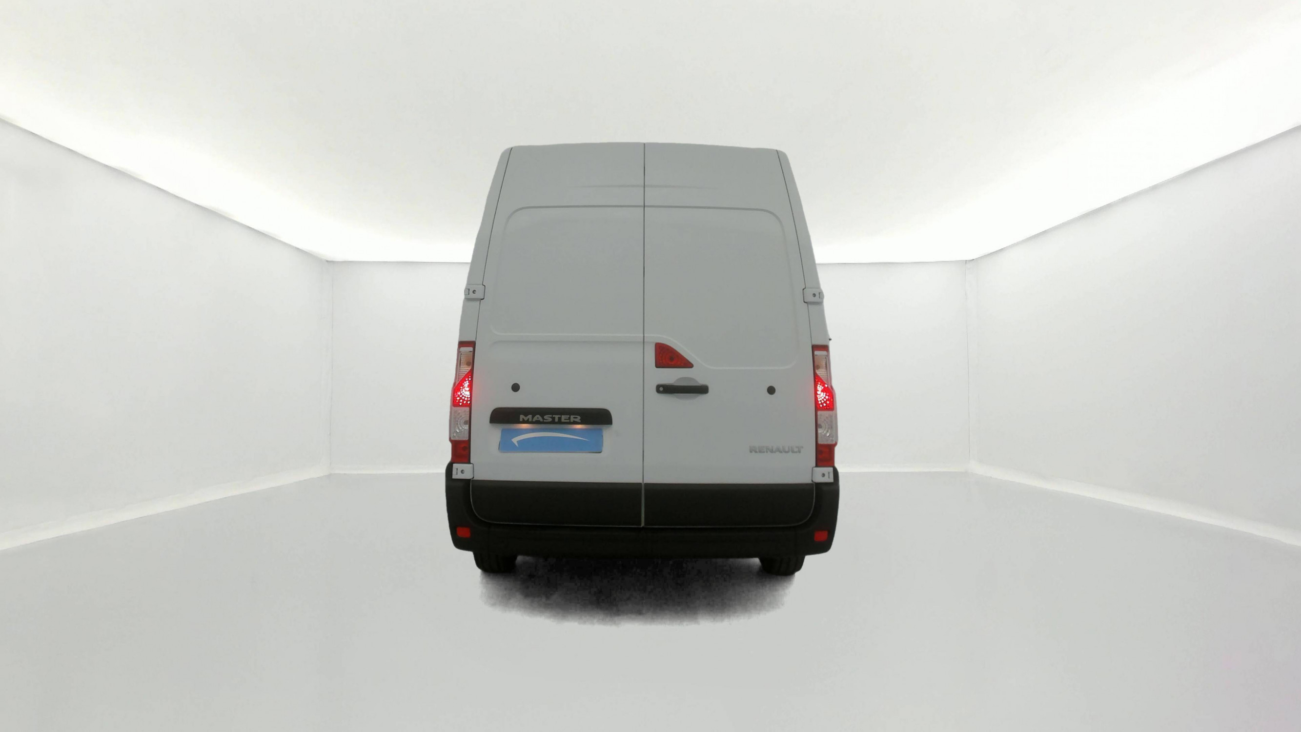 Vente en ligne Renault Master Fourgon MASTER FGN TRAC F3500 L2H2 BLUE DCI 135 au prix de 25 490 €