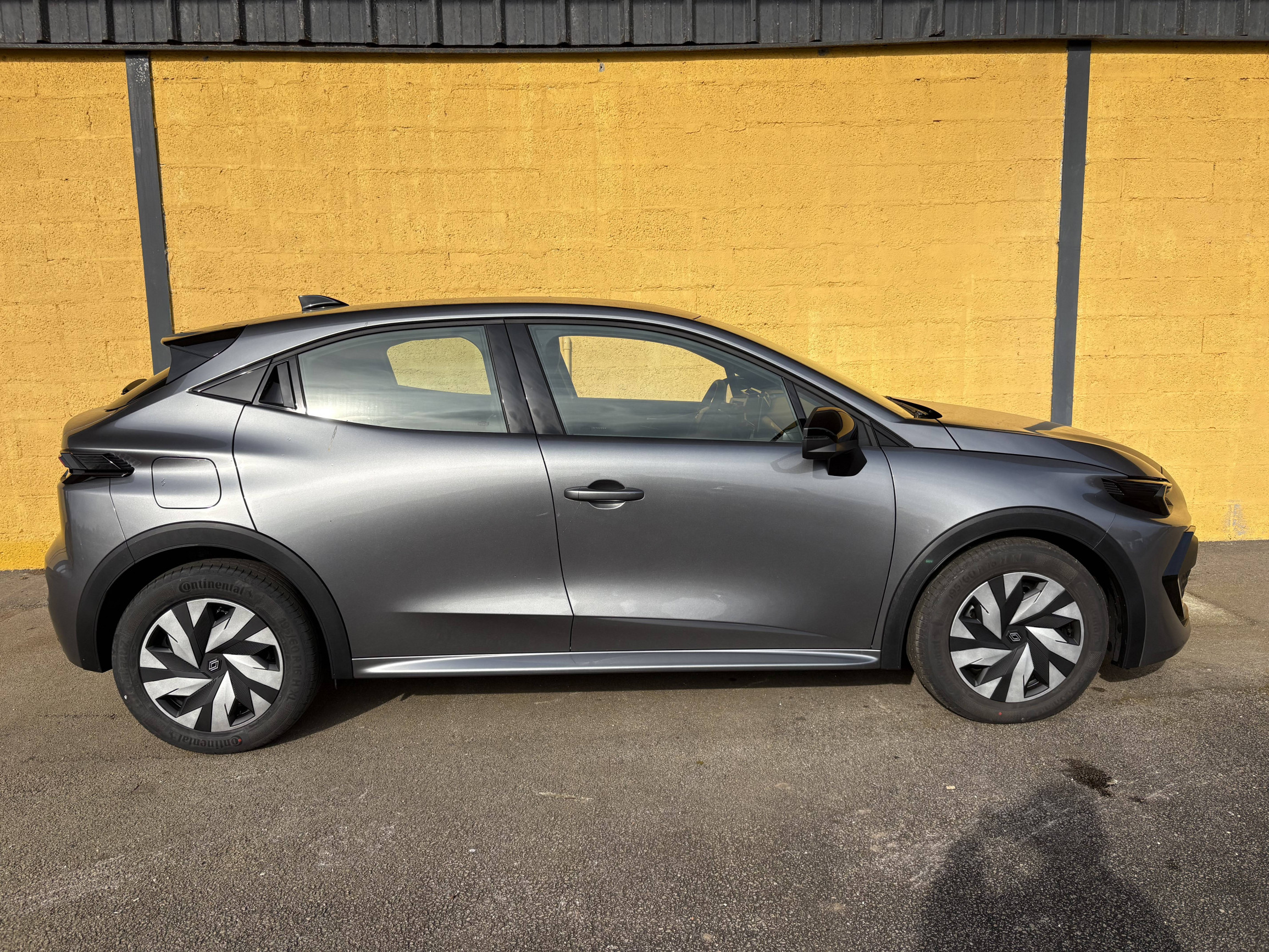 Vente en ligne Renault Clio 6 Clio E-Tech full hybrid 160 ch au prix de 24 490 €