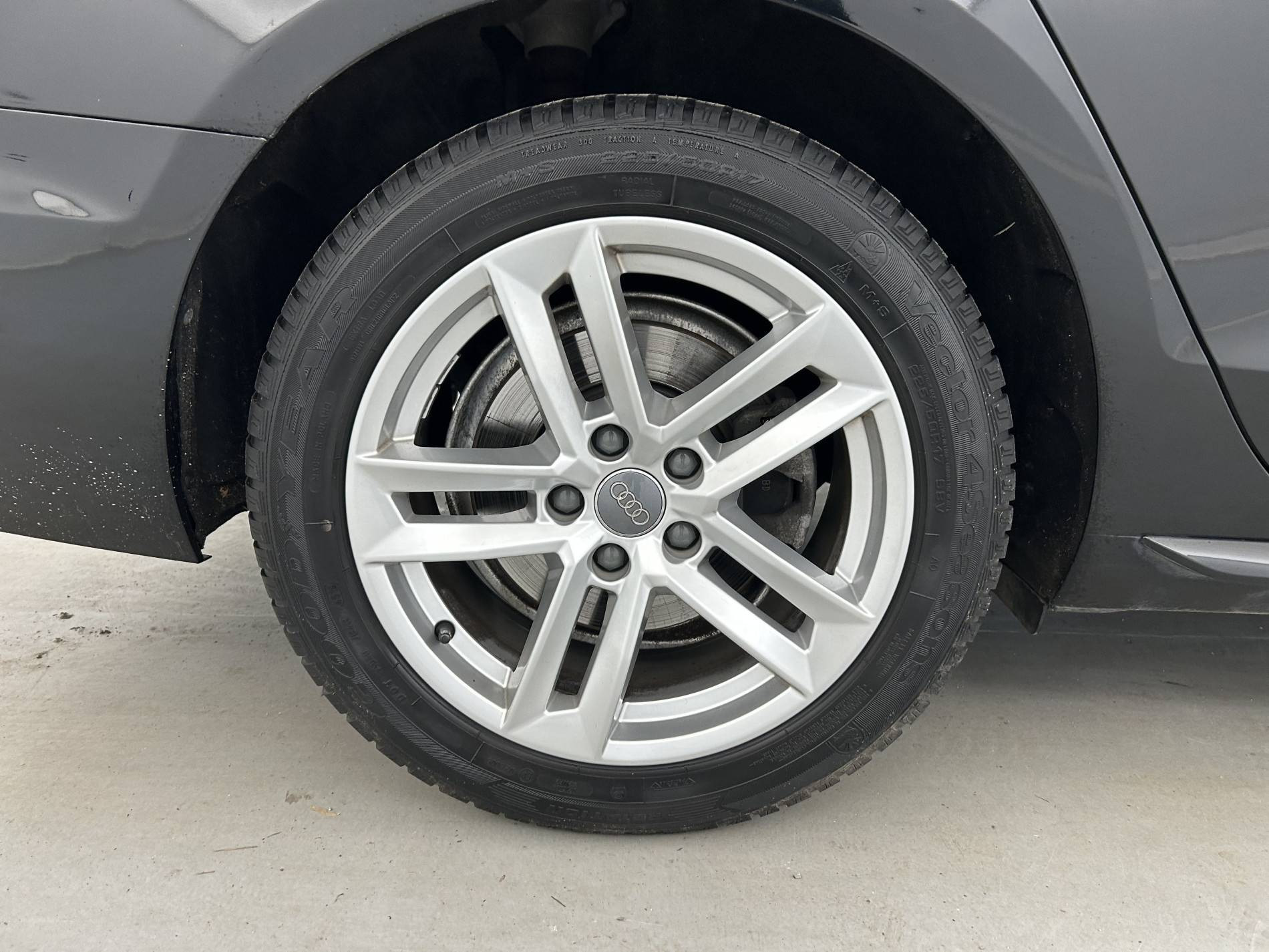 Vente en ligne Audi A4 Avant  35 TDI 163 S tronic 7 au prix de 28 790 €