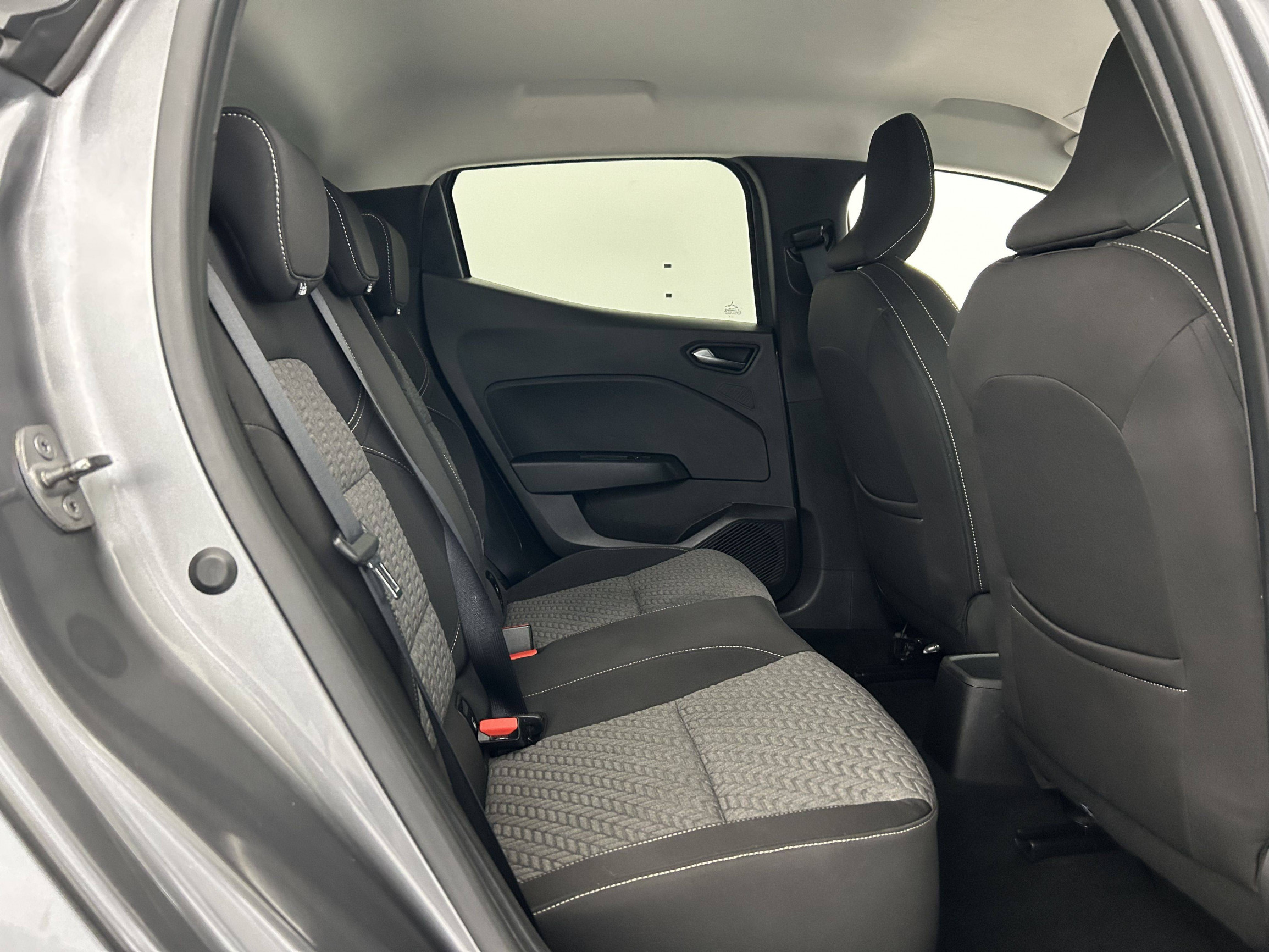 Vente en ligne Renault Clio 5 Clio TCe 90 au prix de 14 490 €