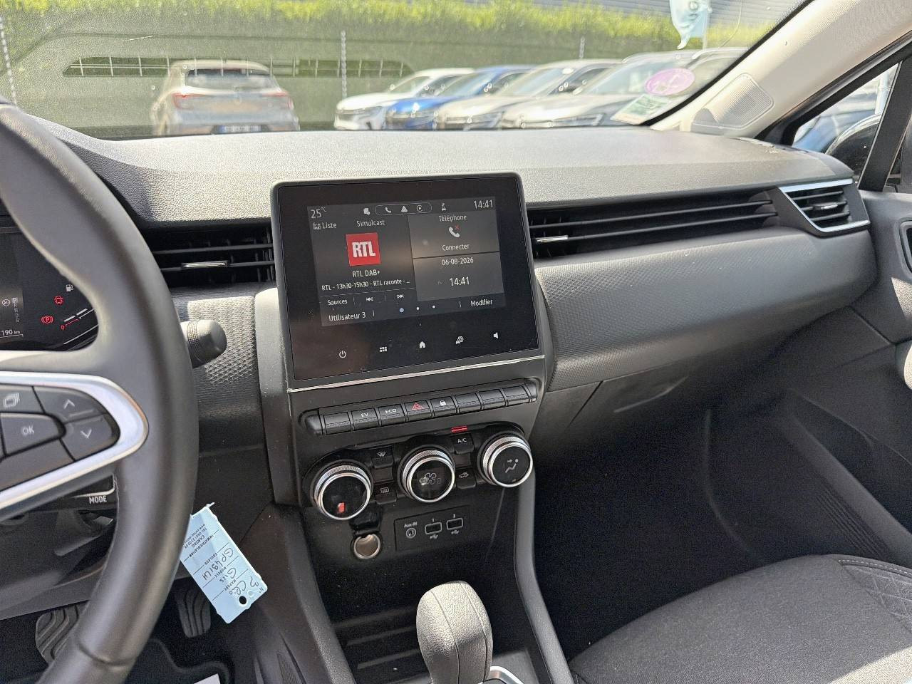 Vente en ligne Renault Clio 5 Clio E-Tech full hybrid 145 au prix de 16 990 €