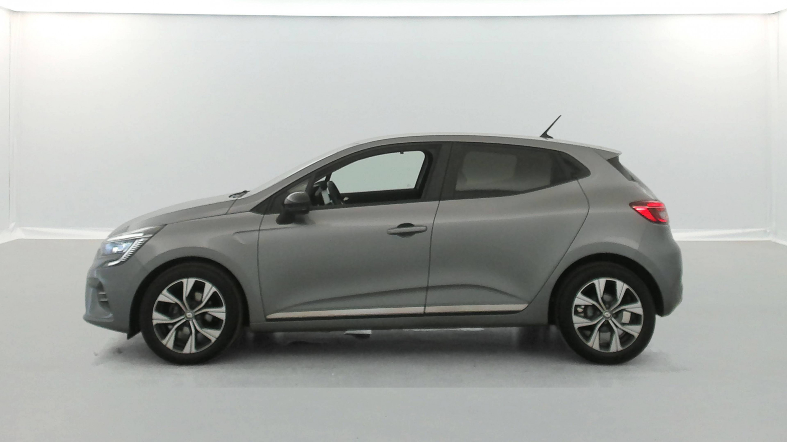 Vente en ligne Renault Clio 5 Clio TCe 90 au prix de 14 790 €