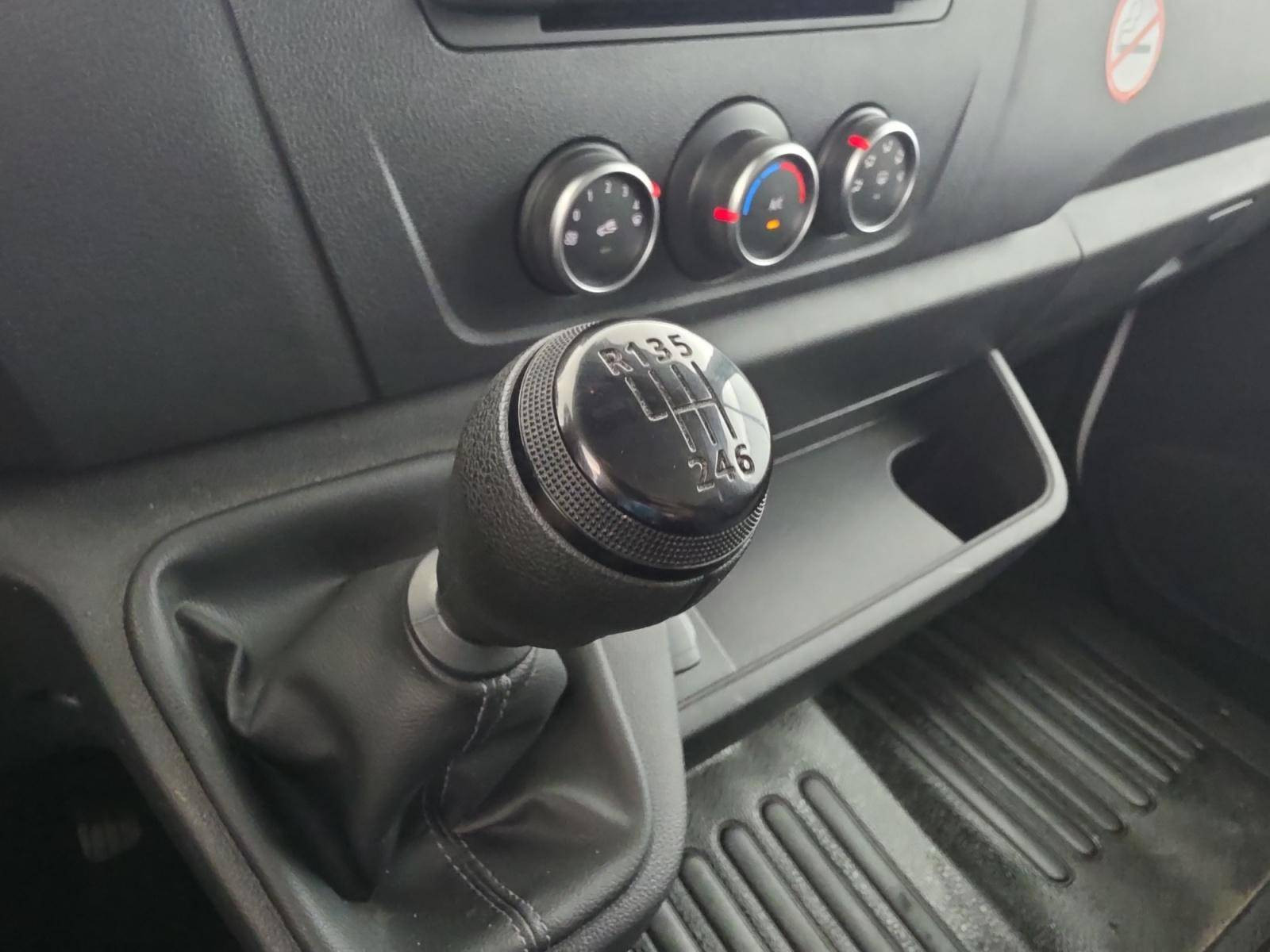 Vente en ligne Renault Master Fourgon MASTER FGN TRAC F3500 L3H3 BLUE DCI 135 au prix de 26 890 €