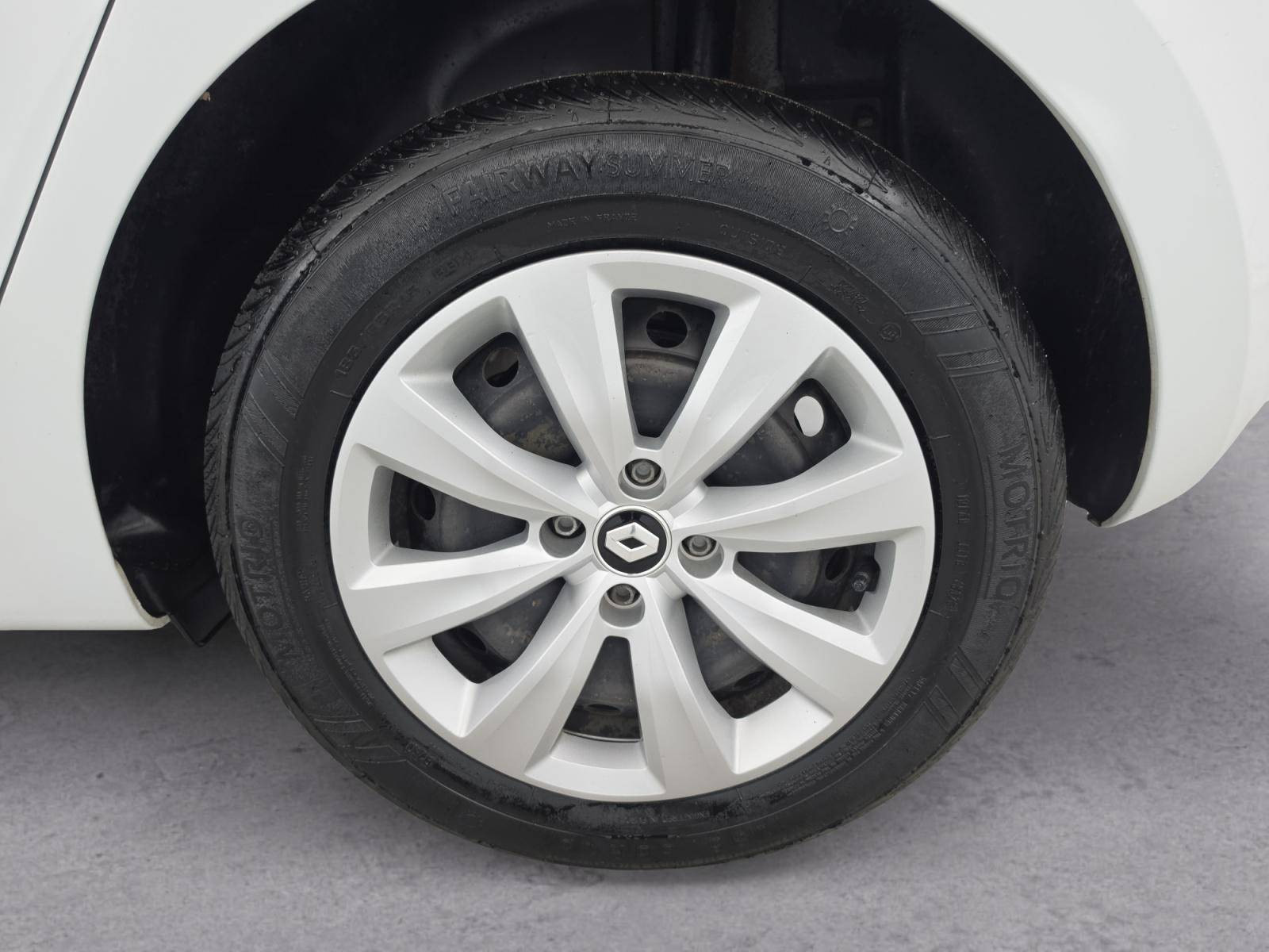 Vente en ligne Renault Clio 5 CLIO SOCIETE BLUE DCI 100 - 21N au prix de 11 990 €