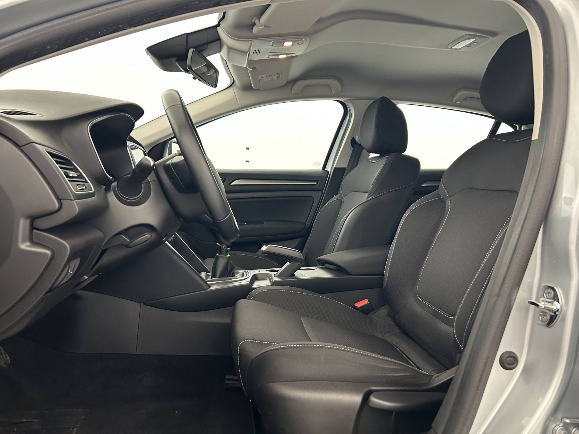 Vente en ligne Renault Megane 4 Mégane IV Berline Blue dCi 115 - 21B au prix de 14 890 €